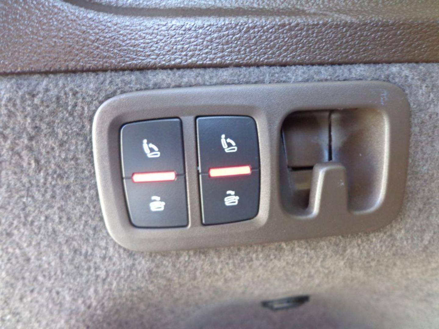 2018 WHITE AUDI Q7 PREMIUM PLUS (WA1LAAF77JD) with an 3.0L engine, Automatic transmission, located at 6610 L St., Omaha, NE, 68117, (402) 731-7800, 41.212872, -96.014702 - THIS VEHICLE HAS A BEEN FULLY INSPECTED AND HAS A CLEAN TITLE WITH A FREE CARFAX REPORT PROVIDED! *****We have found that most customers do the majority of their shopping online before visiting a ealership. For this reason we feel it necessary to have a competitive price on our used vehicles rig - Photo#20