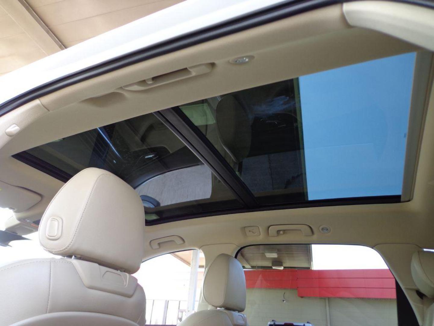 2018 WHITE AUDI Q7 PREMIUM PLUS (WA1LAAF77JD) with an 3.0L engine, Automatic transmission, located at 6610 L St., Omaha, NE, 68117, (402) 731-7800, 41.212872, -96.014702 - THIS VEHICLE HAS A BEEN FULLY INSPECTED AND HAS A CLEAN TITLE WITH A FREE CARFAX REPORT PROVIDED! *****We have found that most customers do the majority of their shopping online before visiting a ealership. For this reason we feel it necessary to have a competitive price on our used vehicles rig - Photo#21