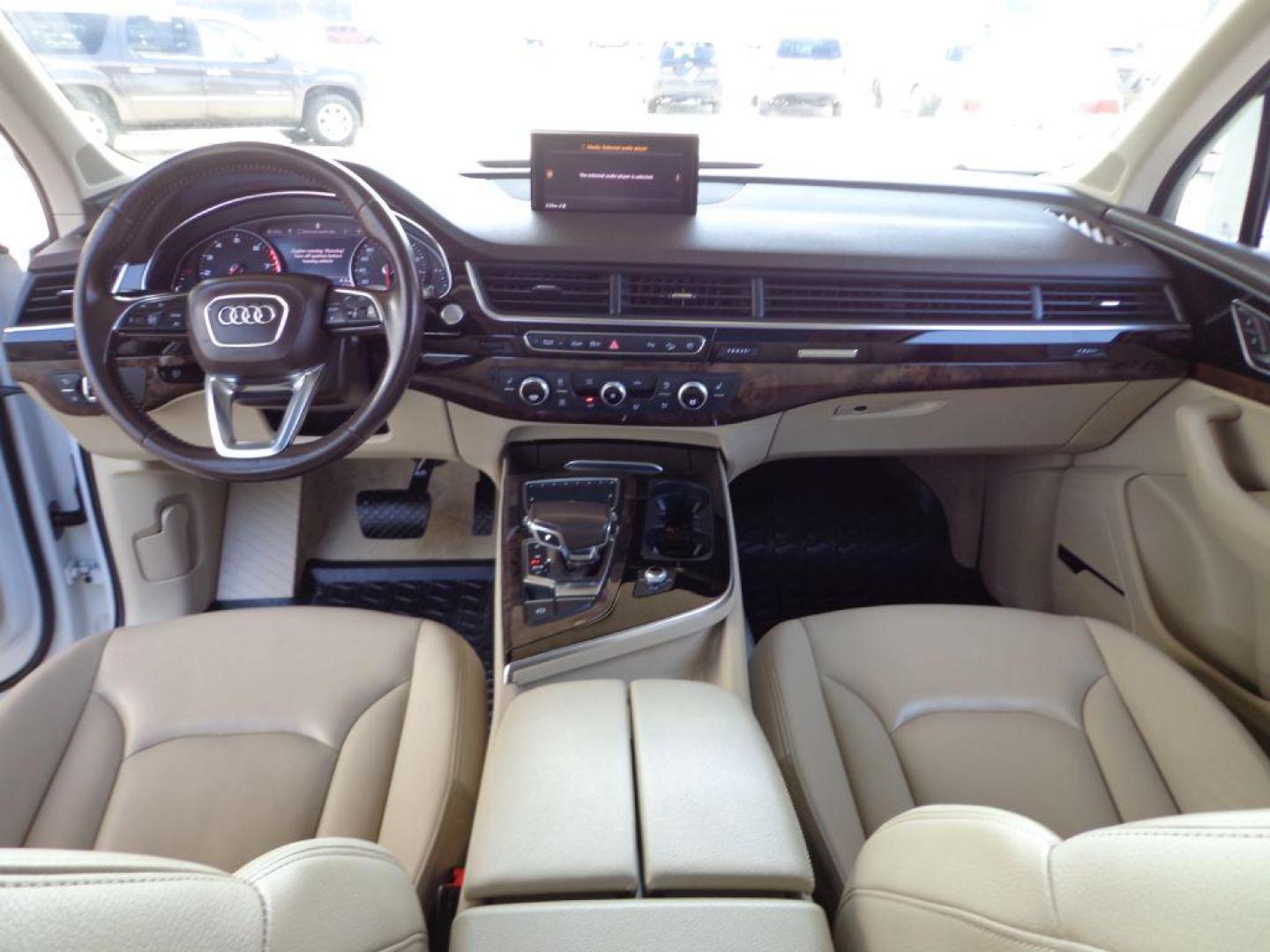 2018 WHITE AUDI Q7 PREMIUM PLUS (WA1LAAF77JD) with an 3.0L engine, Automatic transmission, located at 6610 L St., Omaha, NE, 68117, (402) 731-7800, 41.212872, -96.014702 - THIS VEHICLE HAS A BEEN FULLY INSPECTED AND HAS A CLEAN TITLE WITH A FREE CARFAX REPORT PROVIDED! *****We have found that most customers do the majority of their shopping online before visiting a ealership. For this reason we feel it necessary to have a competitive price on our used vehicles rig - Photo#22