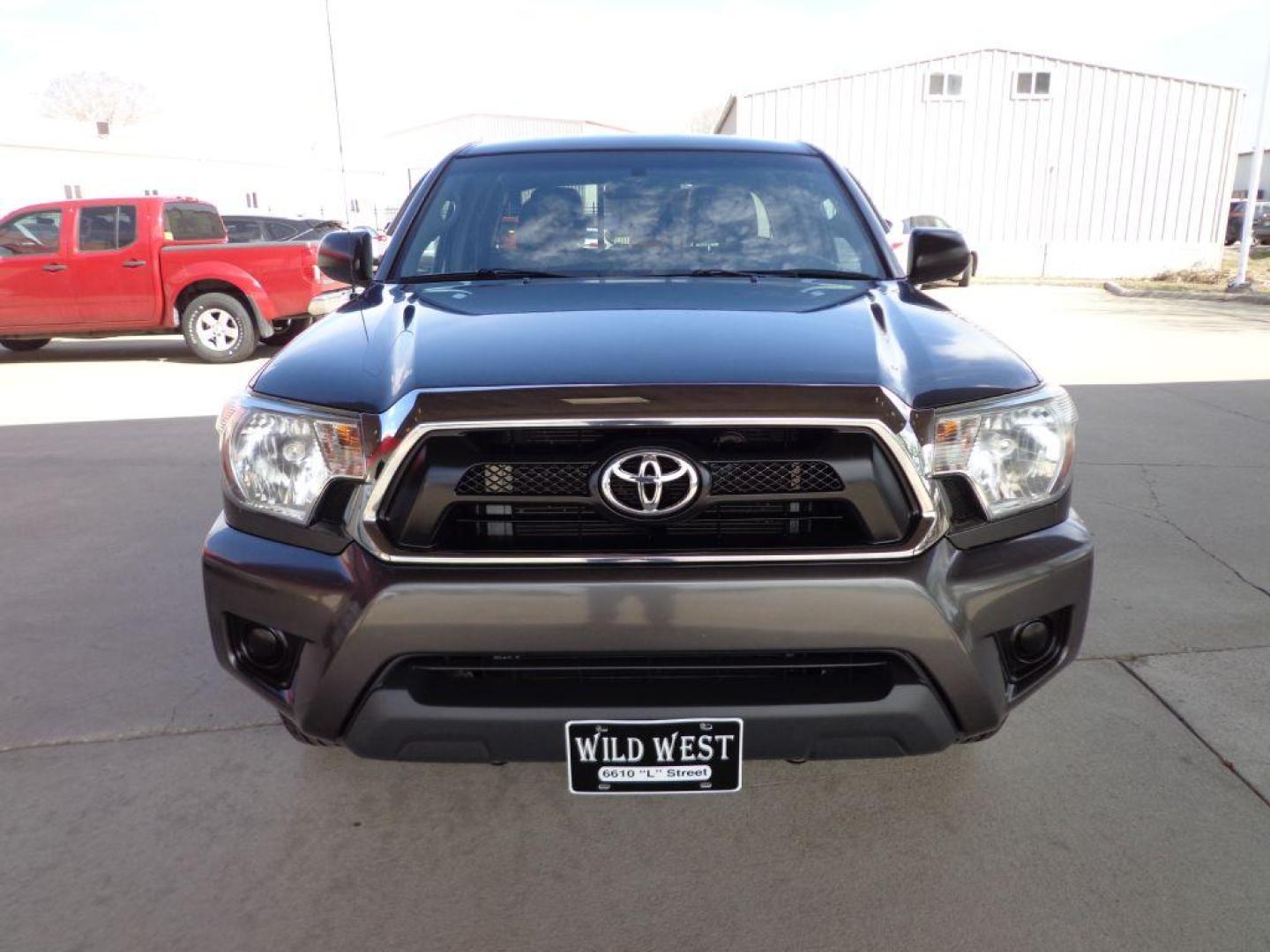 2015 GRAY TOYOTA TACOMA ACCESS CAB (5TFTX4CN1FX) with an 2.7L engine, Automatic transmission, located at 6610 L St., Omaha, NE, 68117, (402) 731-7800, 41.212872, -96.014702 - THIS VEHICLE HAS A BEEN FULLY INSPECTED AND HAS A CLEAN TITLE WITH A FREE CARFAX REPORT PROVIDED! SHARP RUST-FREE TACOMA WITH A CLEAN CARFAX, LOW MILEAGE AND NEW TIRES! *****We have found that most customers do the majority of their shopping online before visiting a ealership. For this reason - Photo#1