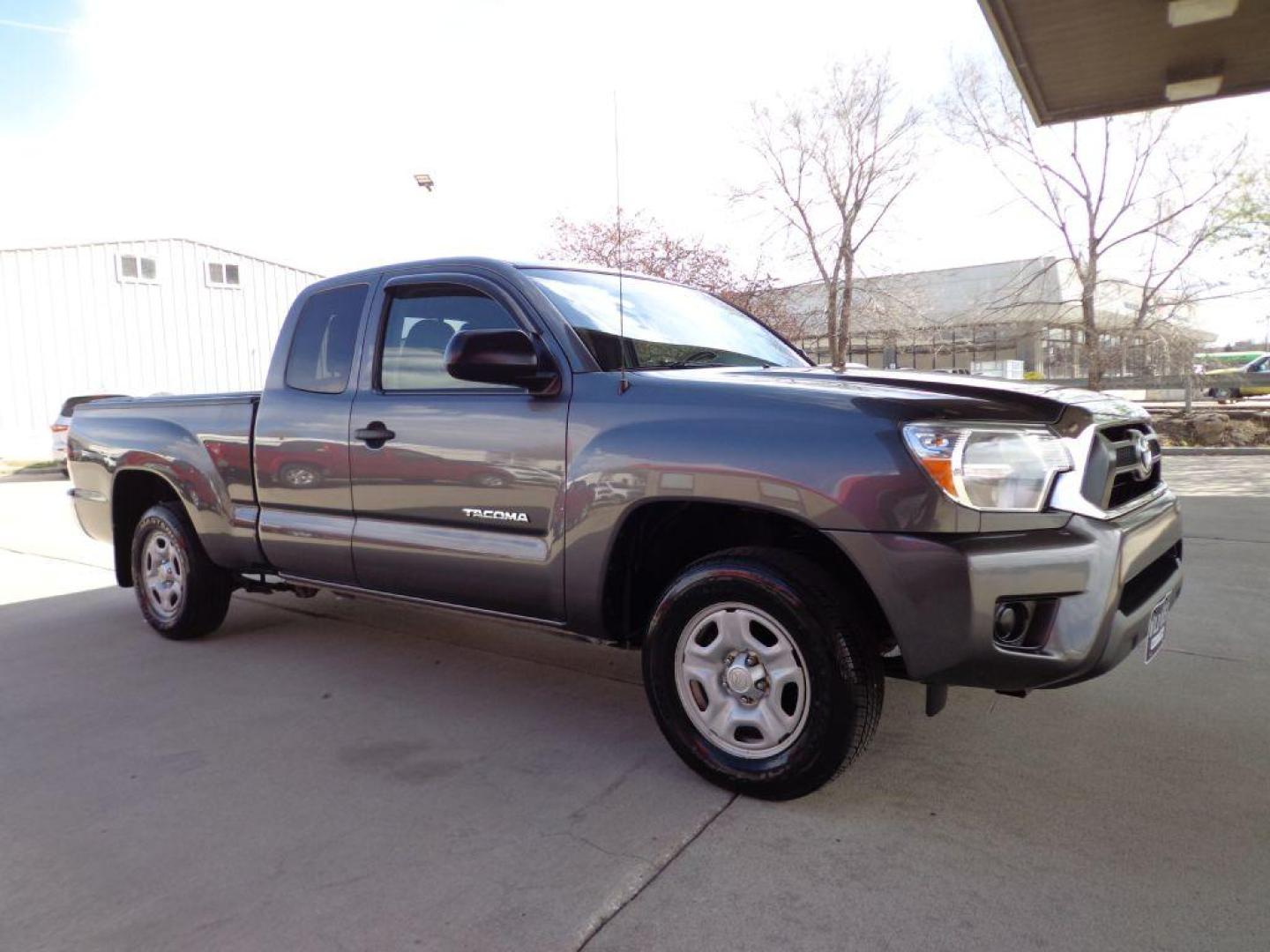 2015 GRAY TOYOTA TACOMA ACCESS CAB (5TFTX4CN1FX) with an 2.7L engine, Automatic transmission, located at 6610 L St., Omaha, NE, 68117, (402) 731-7800, 41.212872, -96.014702 - THIS VEHICLE HAS A BEEN FULLY INSPECTED AND HAS A CLEAN TITLE WITH A FREE CARFAX REPORT PROVIDED! SHARP RUST-FREE TACOMA WITH A CLEAN CARFAX, LOW MILEAGE AND NEW TIRES! *****We have found that most customers do the majority of their shopping online before visiting a ealership. For this reason - Photo#2