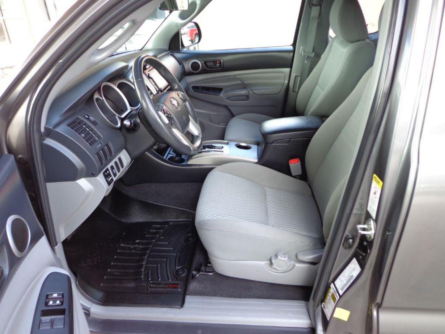 2015 GRAY TOYOTA TACOMA ACCESS CAB (5TFTX4CN1FX) with an 2.7L engine, Automatic transmission, located at 6610 L St., Omaha, NE, 68117, (402) 731-7800, 41.212872, -96.014702 - THIS VEHICLE HAS A BEEN FULLY INSPECTED AND HAS A CLEAN TITLE WITH A FREE CARFAX REPORT PROVIDED! SHARP RUST-FREE TACOMA WITH A CLEAN CARFAX, LOW MILEAGE AND NEW TIRES! *****We have found that most customers do the majority of their shopping online before visiting a ealership. For this reason - Photo#8