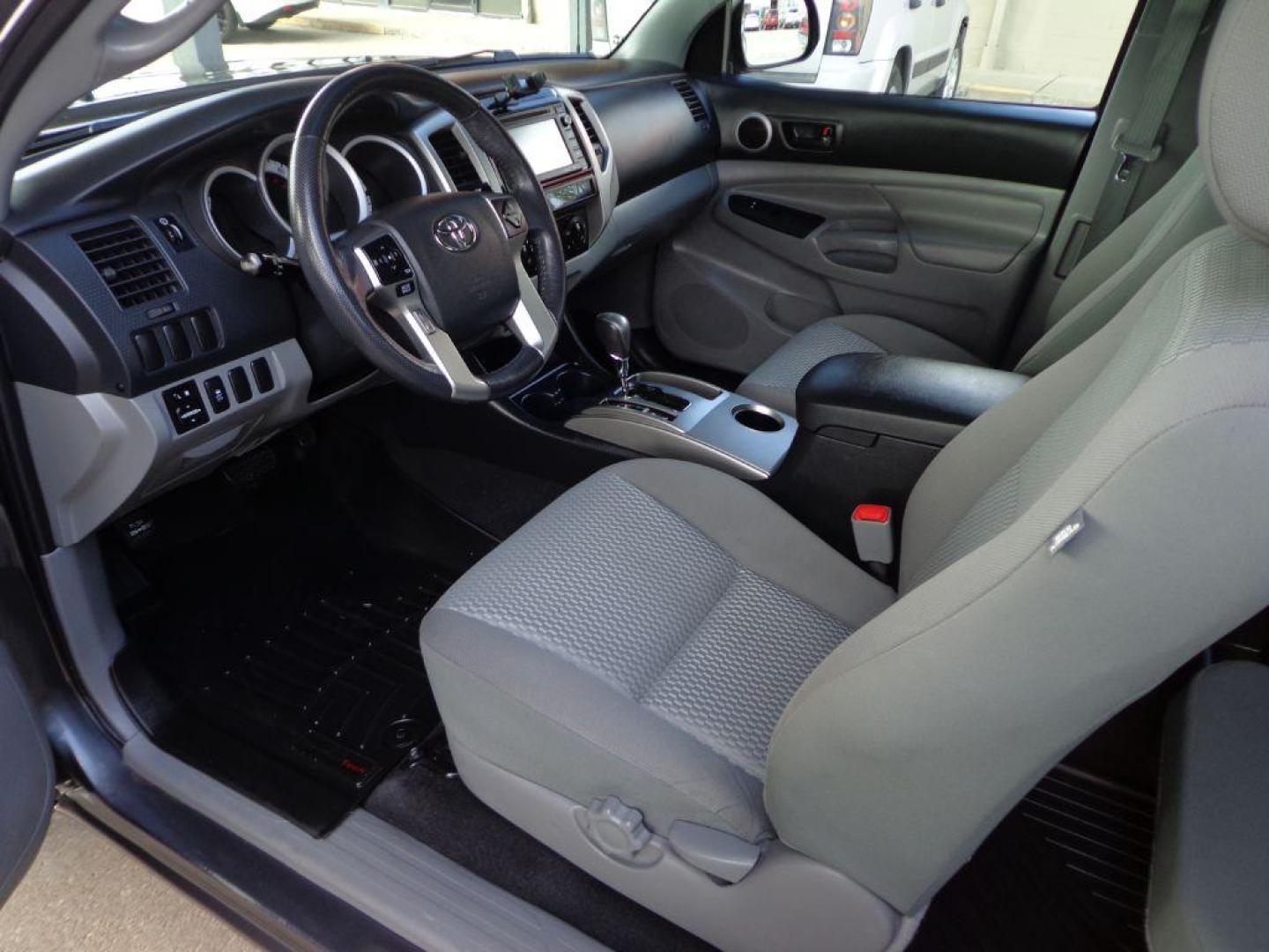 2015 GRAY TOYOTA TACOMA ACCESS CAB (5TFTX4CN1FX) with an 2.7L engine, Automatic transmission, located at 6610 L St., Omaha, NE, 68117, (402) 731-7800, 41.212872, -96.014702 - THIS VEHICLE HAS A BEEN FULLY INSPECTED AND HAS A CLEAN TITLE WITH A FREE CARFAX REPORT PROVIDED! SHARP RUST-FREE TACOMA WITH A CLEAN CARFAX, LOW MILEAGE AND NEW TIRES! *****We have found that most customers do the majority of their shopping online before visiting a ealership. For this reason - Photo#11