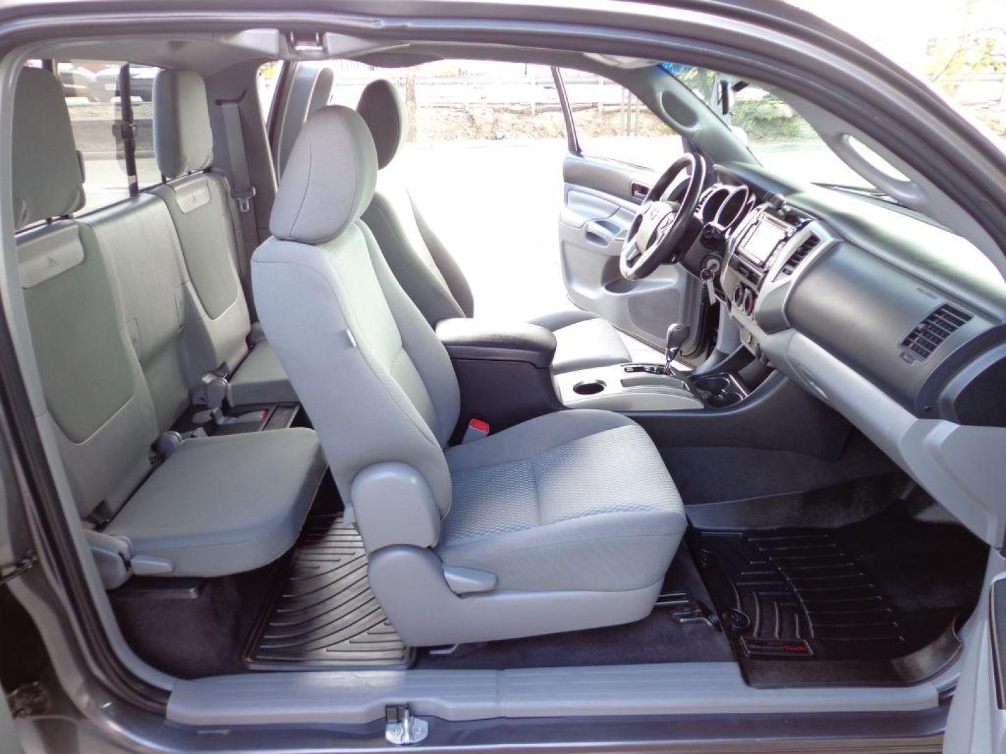 2015 GRAY TOYOTA TACOMA ACCESS CAB (5TFTX4CN1FX) with an 2.7L engine, Automatic transmission, located at 6610 L St., Omaha, NE, 68117, (402) 731-7800, 41.212872, -96.014702 - THIS VEHICLE HAS A BEEN FULLY INSPECTED AND HAS A CLEAN TITLE WITH A FREE CARFAX REPORT PROVIDED! SHARP RUST-FREE TACOMA WITH A CLEAN CARFAX, LOW MILEAGE AND NEW TIRES! *****We have found that most customers do the majority of their shopping online before visiting a ealership. For this reason - Photo#13