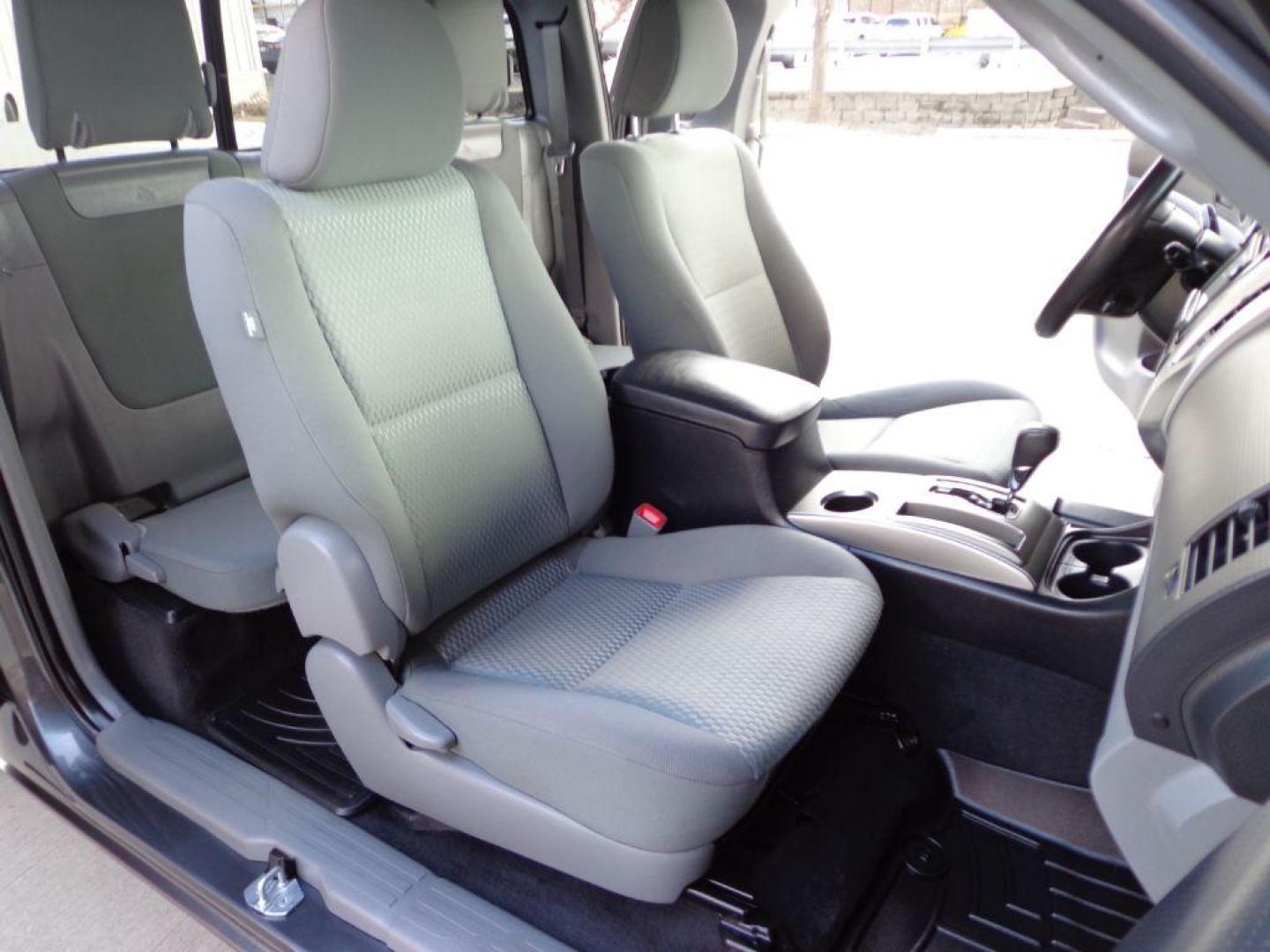 2015 GRAY TOYOTA TACOMA ACCESS CAB (5TFTX4CN1FX) with an 2.7L engine, Automatic transmission, located at 6610 L St., Omaha, NE, 68117, (402) 731-7800, 41.212872, -96.014702 - THIS VEHICLE HAS A BEEN FULLY INSPECTED AND HAS A CLEAN TITLE WITH A FREE CARFAX REPORT PROVIDED! SHARP RUST-FREE TACOMA WITH A CLEAN CARFAX, LOW MILEAGE AND NEW TIRES! *****We have found that most customers do the majority of their shopping online before visiting a ealership. For this reason - Photo#14