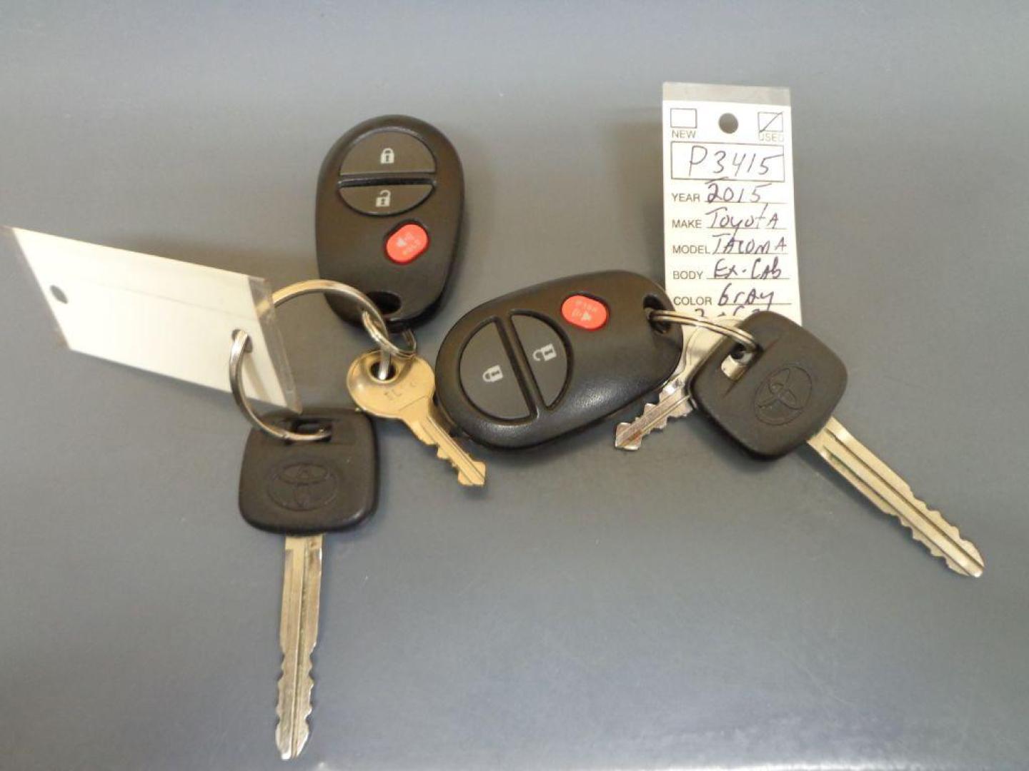 2015 GRAY TOYOTA TACOMA ACCESS CAB (5TFTX4CN1FX) with an 2.7L engine, Automatic transmission, located at 6610 L St., Omaha, NE, 68117, (402) 731-7800, 41.212872, -96.014702 - THIS VEHICLE HAS A BEEN FULLY INSPECTED AND HAS A CLEAN TITLE WITH A FREE CARFAX REPORT PROVIDED! SHARP RUST-FREE TACOMA WITH A CLEAN CARFAX, LOW MILEAGE AND NEW TIRES! *****We have found that most customers do the majority of their shopping online before visiting a ealership. For this reason - Photo#20