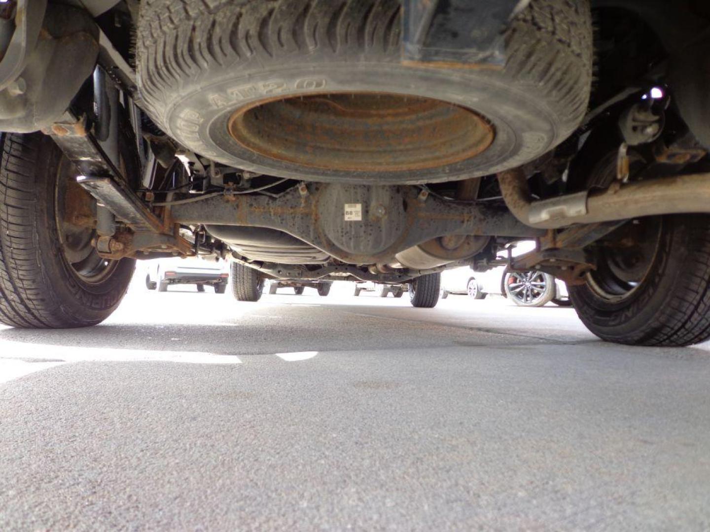 2015 GRAY TOYOTA TACOMA ACCESS CAB (5TFTX4CN1FX) with an 2.7L engine, Automatic transmission, located at 6610 L St., Omaha, NE, 68117, (402) 731-7800, 41.212872, -96.014702 - THIS VEHICLE HAS A BEEN FULLY INSPECTED AND HAS A CLEAN TITLE WITH A FREE CARFAX REPORT PROVIDED! SHARP RUST-FREE TACOMA WITH A CLEAN CARFAX, LOW MILEAGE AND NEW TIRES! *****We have found that most customers do the majority of their shopping online before visiting a ealership. For this reason - Photo#21