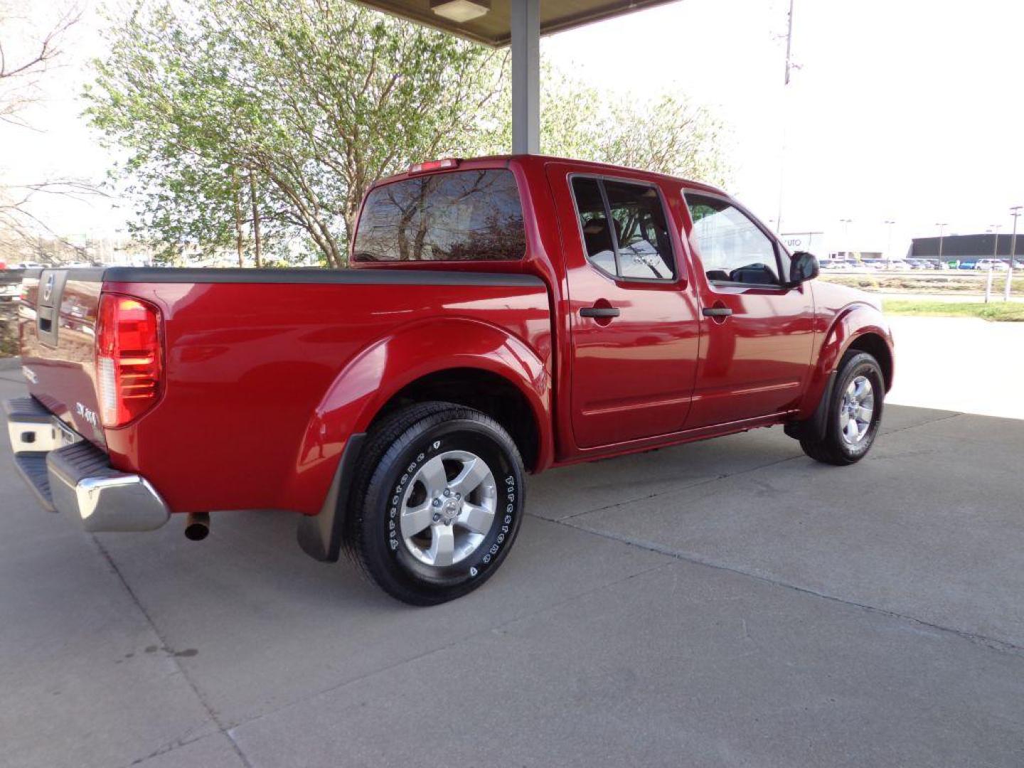 2012 RED NISSAN FRONTIER SV (1N6AD0EV5CC) with an 4.0L engine, Automatic transmission, located at 6610 L St., Omaha, NE, 68117, (402) 731-7800, 41.212872, -96.014702 - THIS VEHICLE HAS A BEEN FULLY INSPECTED AND HAS A CLEAN TITLE WITH A FREE CARFAX REPORT PROVIDED! SHARP TRUCK WITH LOW MILEAGE! *****We have found that most customers do the majority of their shopping online before visiting a ealership. For this reason we feel it necessary to have a competitive - Photo#3
