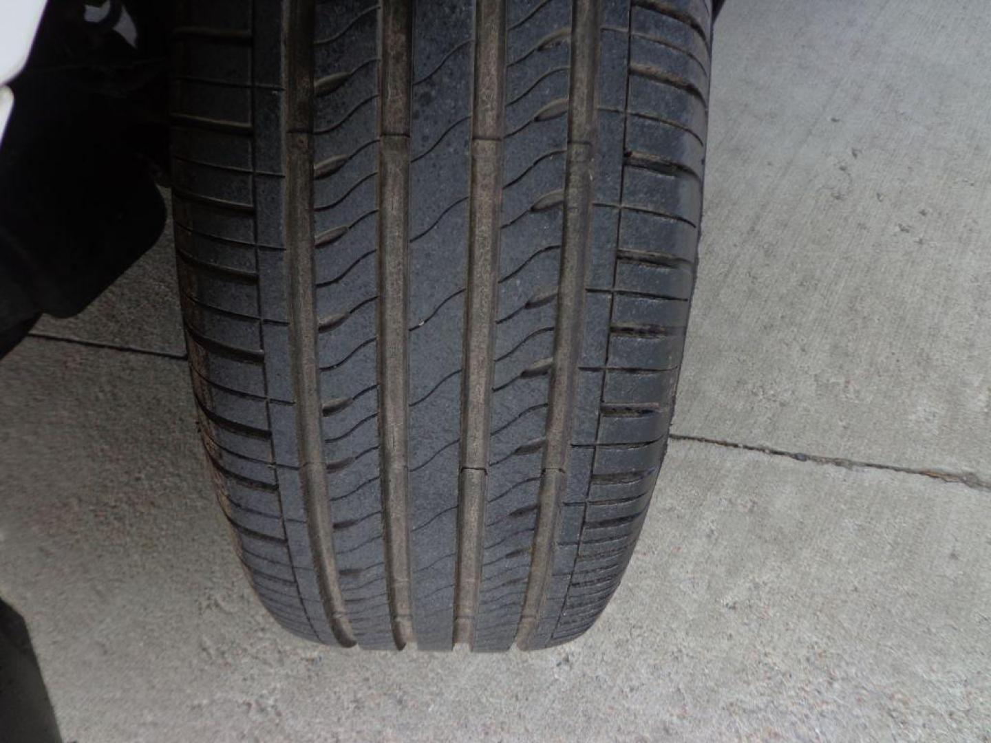 2017 WHITE CHEVROLET EQUINOX LT (2GNFLFEK8H6) with an 2.4L engine, Automatic transmission, located at 6610 L St., Omaha, NE, 68117, (402) 731-7800, 41.212872, -96.014702 - THIS VEHICLE HAS A BEEN FULLY INSPECTED AND HAS A CLEAN TITLE WITH A FREE CARFAX REPORT PROVIDED! 2-OWNER, CLEAN CARFAX, LOW MILEAGE, SUNROOF, HEATED LEATHER, NEWER TIRES AND MUCH MORE! *****We have found that most customers do the majority of their shopping online before visiting a ealership. - Photo#6