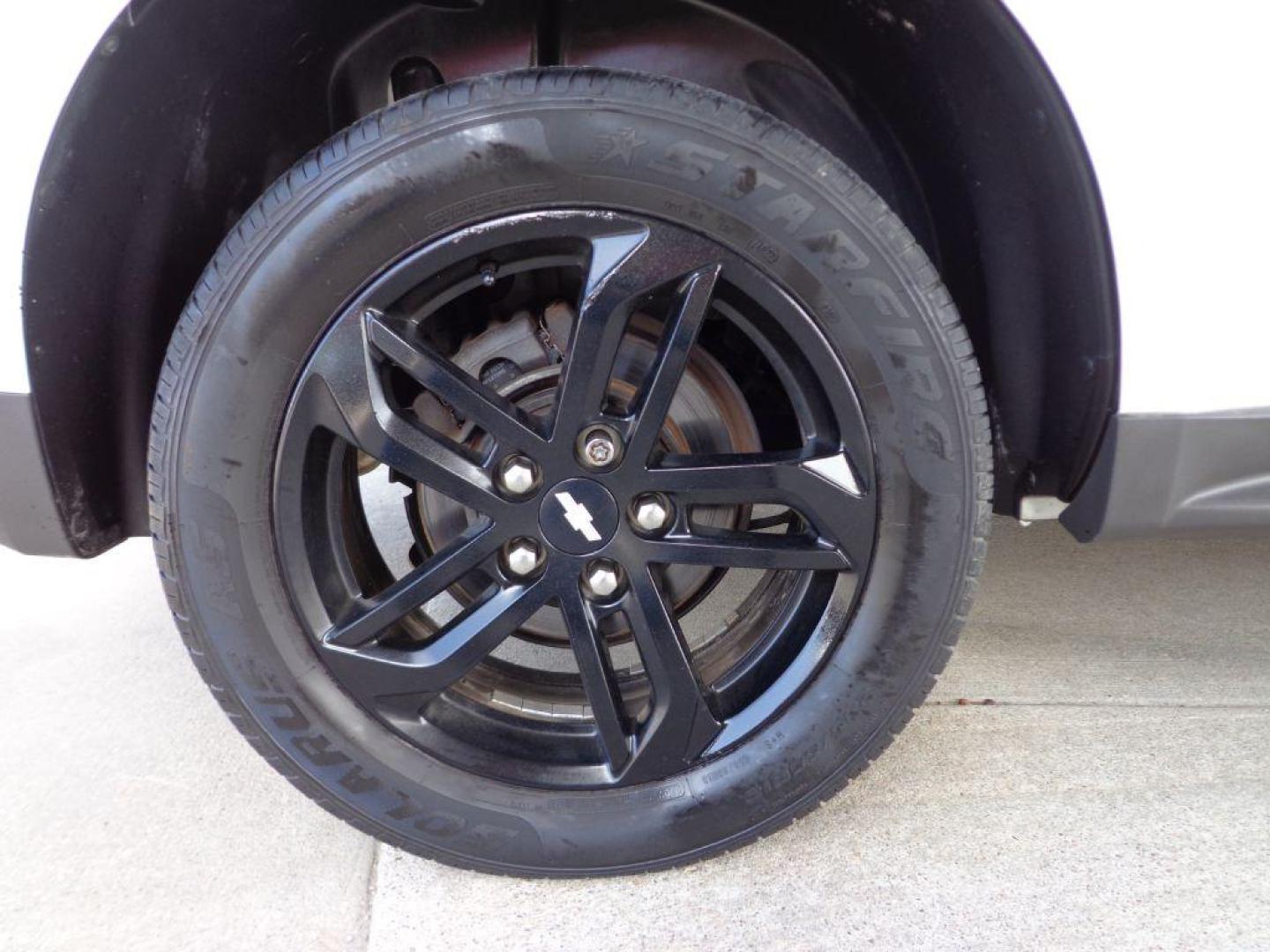 2017 WHITE CHEVROLET EQUINOX LT (2GNFLFEK8H6) with an 2.4L engine, Automatic transmission, located at 6610 L St., Omaha, NE, 68117, (402) 731-7800, 41.212872, -96.014702 - THIS VEHICLE HAS A BEEN FULLY INSPECTED AND HAS A CLEAN TITLE WITH A FREE CARFAX REPORT PROVIDED! 2-OWNER, CLEAN CARFAX, LOW MILEAGE, SUNROOF, HEATED LEATHER, NEWER TIRES AND MUCH MORE! *****We have found that most customers do the majority of their shopping online before visiting a ealership. - Photo#9