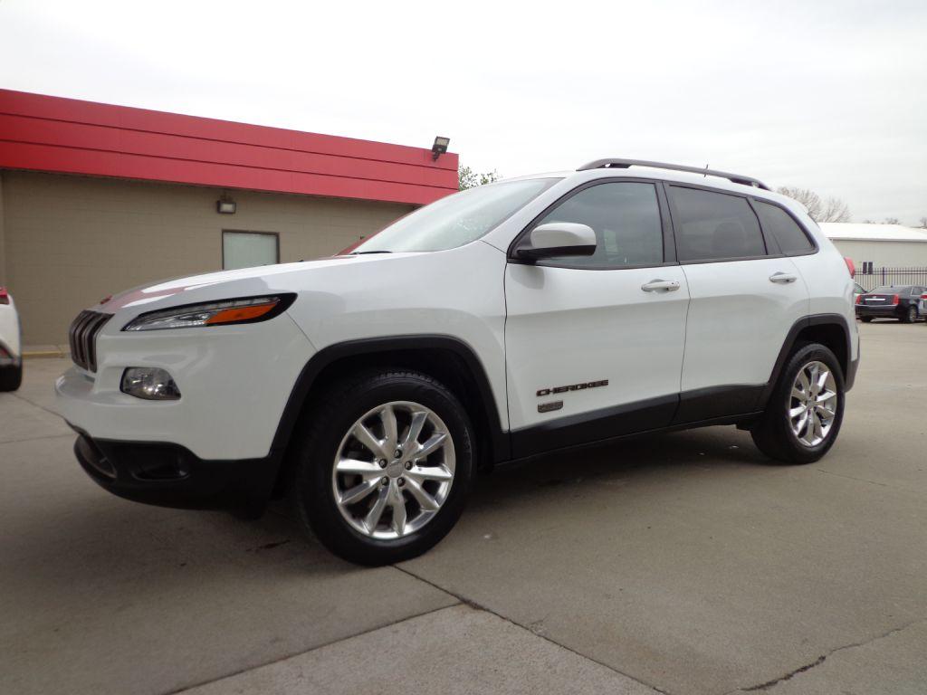photo of 2017 JEEP CHEROKEE LATITUDE