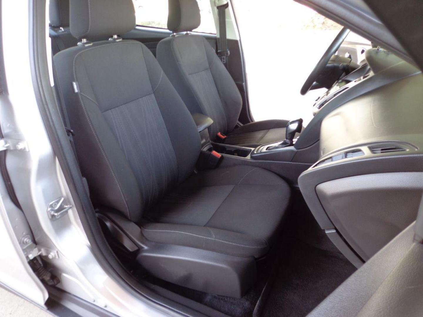 2018 SILVER FORD FOCUS SEL (1FADP3H21JL) with an 2.0L engine, Automatic transmission, located at 6610 L St., Omaha, NE, 68117, (402) 731-7800, 41.212872, -96.014702 - TRADE -IN WITH A SALVAGE TITLE. RUNS AND DRIVES GOOD WITH NEWER TIRES! *****We have found that most customers do the majority of their shopping online before visiting a ealership. For this reason we feel it necessary to have a competitive price on our used vehicles right up front. We spend time - Photo#16