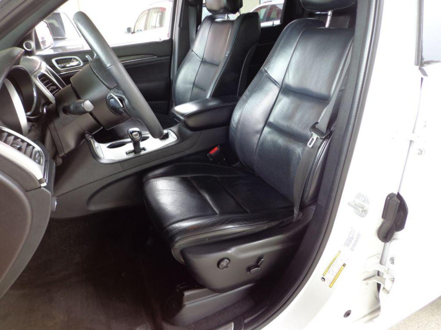 2015 WHITE JEEP GRAND CHEROKEE OVERLAND (1C4RJFCG9FC) with an 3.6L engine, Automatic transmission, located at 6610 L St., Omaha, NE, 68117, (402) 731-7800, 41.212872, -96.014702 - THIS VEHICLE HAS A BEEN FULLY INSPECTED AND HAS A CLEAN TITLE WITH A FREE CARFAX REPORT PROVIDED! LOADED WITH OPTIONS! *****We have found that most customers do the majority of their shopping online before visiting a ealership. For this reason we feel it necessary to have a competitive price on - Photo#13