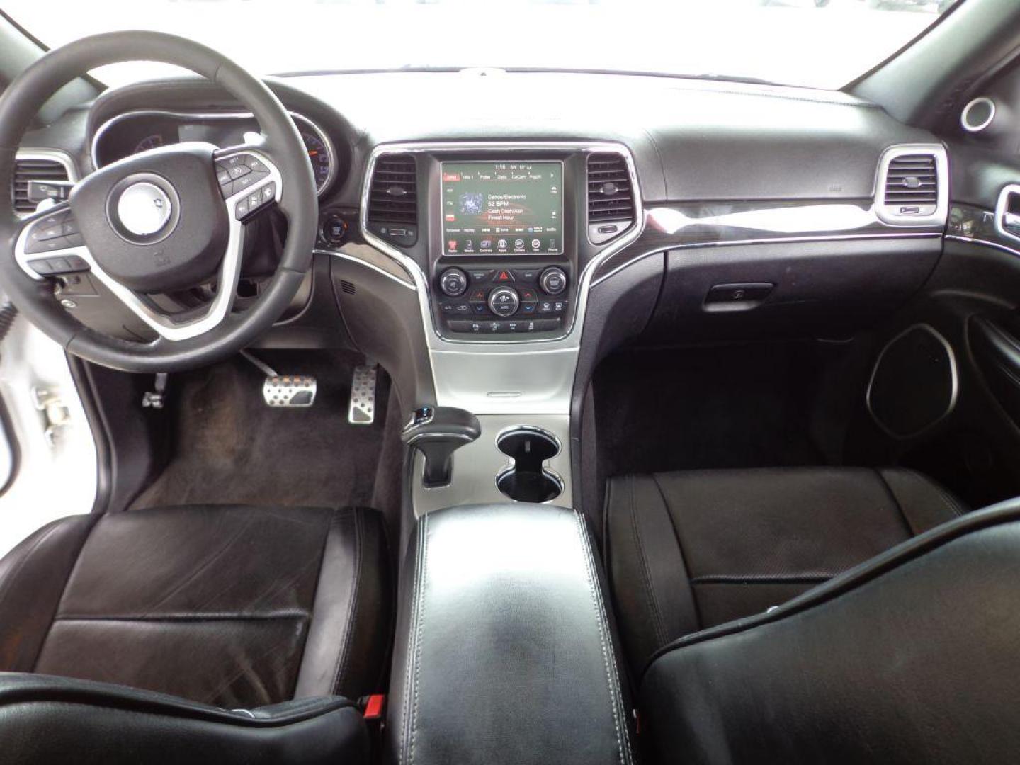 2015 WHITE JEEP GRAND CHEROKEE OVERLAND (1C4RJFCG9FC) with an 3.6L engine, Automatic transmission, located at 6610 L St., Omaha, NE, 68117, (402) 731-7800, 41.212872, -96.014702 - THIS VEHICLE HAS A BEEN FULLY INSPECTED AND HAS A CLEAN TITLE WITH A FREE CARFAX REPORT PROVIDED! LOADED WITH OPTIONS! *****We have found that most customers do the majority of their shopping online before visiting a ealership. For this reason we feel it necessary to have a competitive price on - Photo#23