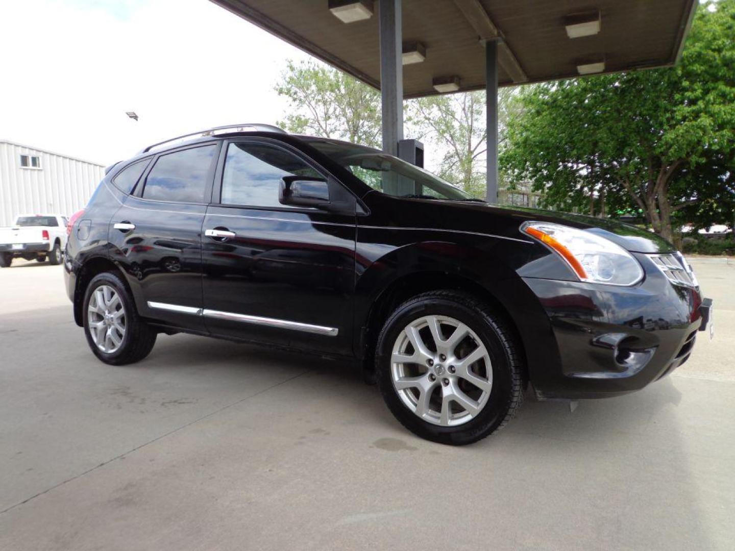 2011 BLACK NISSAN ROGUE SL (JN8AS5MV7BW) with an 2.5L engine, Continuously Variable transmission, located at 6610 L St., Omaha, NE, 68117, (402) 731-7800, 41.212872, -96.014702 - THIS VEHICLE HAS A BEEN FULLY INSPECTED AND HAS A CLEAN TITLE WITH A FREE CARFAX REPORT PROVIDED! FRESH TRADE-IN, LOADED WITH HEATED LEATHER, SUNROOF, NAV, BACKUP CAM, REMOTE START AND NEWER TIRES! *****We have found that most customers do the majority of their shopping online before visiting - Photo#2