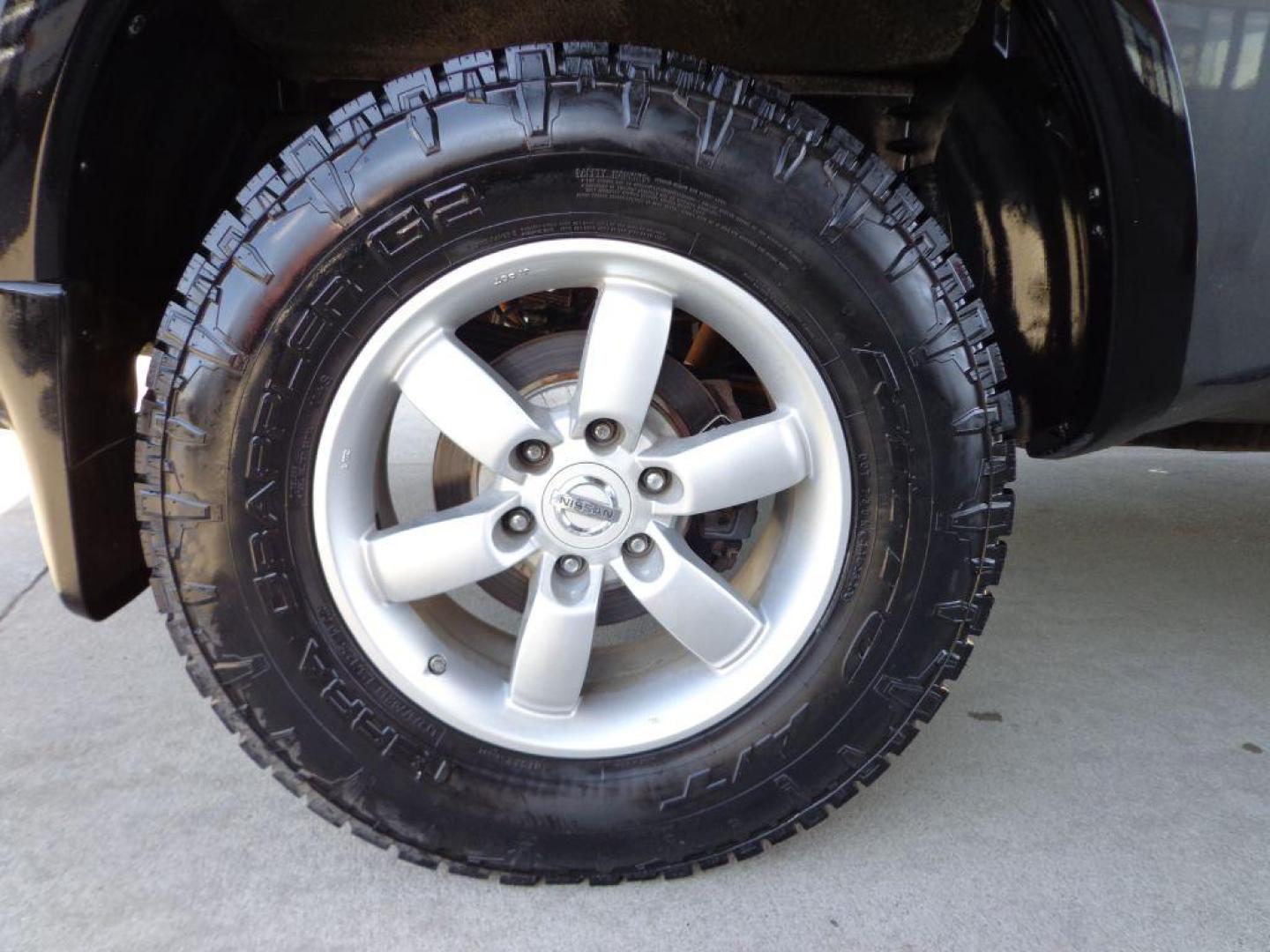 2011 GRAY NISSAN TITAN PRO-4X (1N6BA0EC9BN) with an 5.6L engine, Automatic transmission, located at 6610 L St., Omaha, NE, 68117, (402) 731-7800, 41.212872, -96.014702 - THIS VEHICLE HAS A BEEN FULLY INSPECTED AND HAS A CLEAN TITLE WITH A FREE CARFAX REPORT PROVIDED! SHARP RUST-FREE TITAN WITH LOW MILEAGE AND NEWER TIRES *****We have found that most customers do the majority of their shopping online before visiting a ealership. For this reason we feel it necess - Photo#9