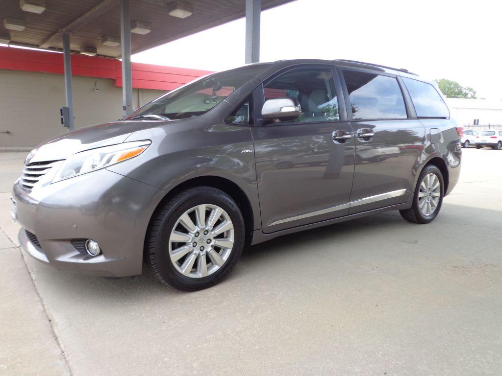 photo of 2017 TOYOTA SIENNA LIMITED PREMIUM
