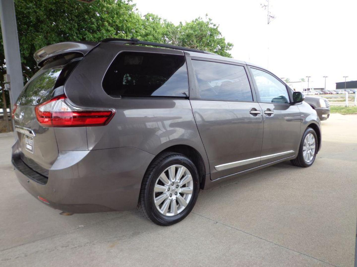 2017 GRAY TOYOTA SIENNA LIMITED PREMIUM (5TDDZ3DC1HS) with an 3.5L engine, Automatic transmission, located at 6610 L St., Omaha, NE, 68117, (402) 731-7800, 41.212872, -96.014702 - Photo#3