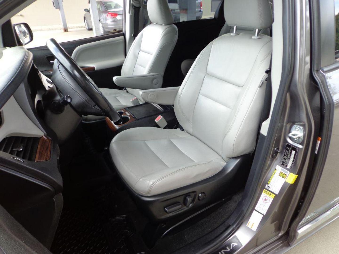 2017 GRAY TOYOTA SIENNA LIMITED PREMIUM (5TDDZ3DC1HS) with an 3.5L engine, Automatic transmission, located at 6610 L St., Omaha, NE, 68117, (402) 731-7800, 41.212872, -96.014702 - Photo#13