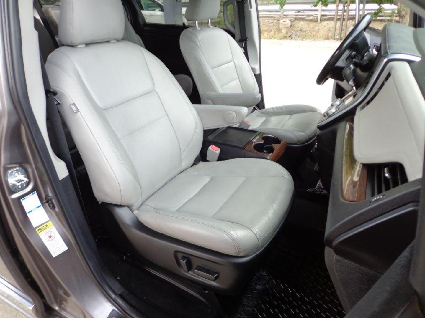 2017 GRAY TOYOTA SIENNA LIMITED PREMIUM (5TDDZ3DC1HS) with an 3.5L engine, Automatic transmission, located at 6610 L St., Omaha, NE, 68117, (402) 731-7800, 41.212872, -96.014702 - Photo#16