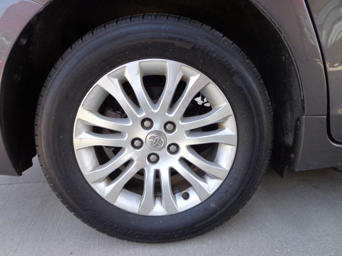 2014 GRAY TOYOTA SIENNA XLE (5TDYK3DC2ES) with an 3.5L engine, Automatic transmission, located at 6610 L St., Omaha, NE, 68117, (402) 731-7800, 41.212872, -96.014702 - THIS VEHICLE HAS A BEEN FULLY INSPECTED AND HAS A CLEAN TITLE WITH A FREE CARFAX REPORT PROVIDED! LOADED UP XLE WITH NAV, BACKUP CAM, REAR ENTERTAINMENT, NEWER TIRES AND MUCH MORE! *****We have found that most customers do the majority of their shopping online before visiting a ealership. For t - Photo#9