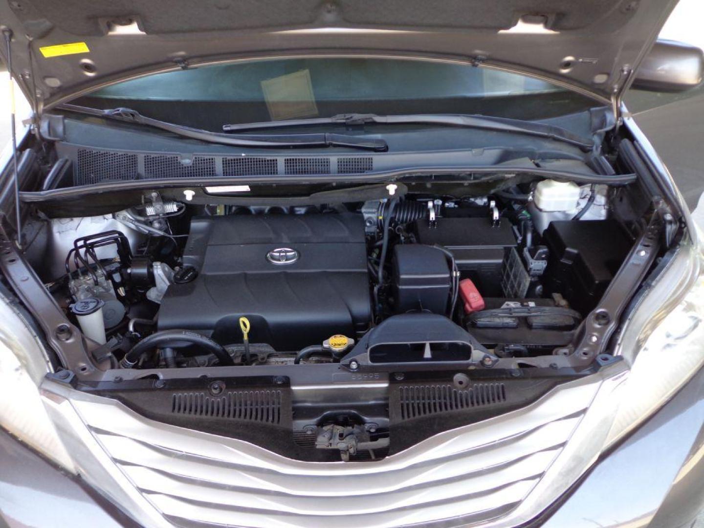 2014 GRAY TOYOTA SIENNA XLE (5TDYK3DC2ES) with an 3.5L engine, Automatic transmission, located at 6610 L St., Omaha, NE, 68117, (402) 731-7800, 41.212872, -96.014702 - THIS VEHICLE HAS A BEEN FULLY INSPECTED AND HAS A CLEAN TITLE WITH A FREE CARFAX REPORT PROVIDED! LOADED UP XLE WITH NAV, BACKUP CAM, REAR ENTERTAINMENT, NEWER TIRES AND MUCH MORE! *****We have found that most customers do the majority of their shopping online before visiting a ealership. For t - Photo#11