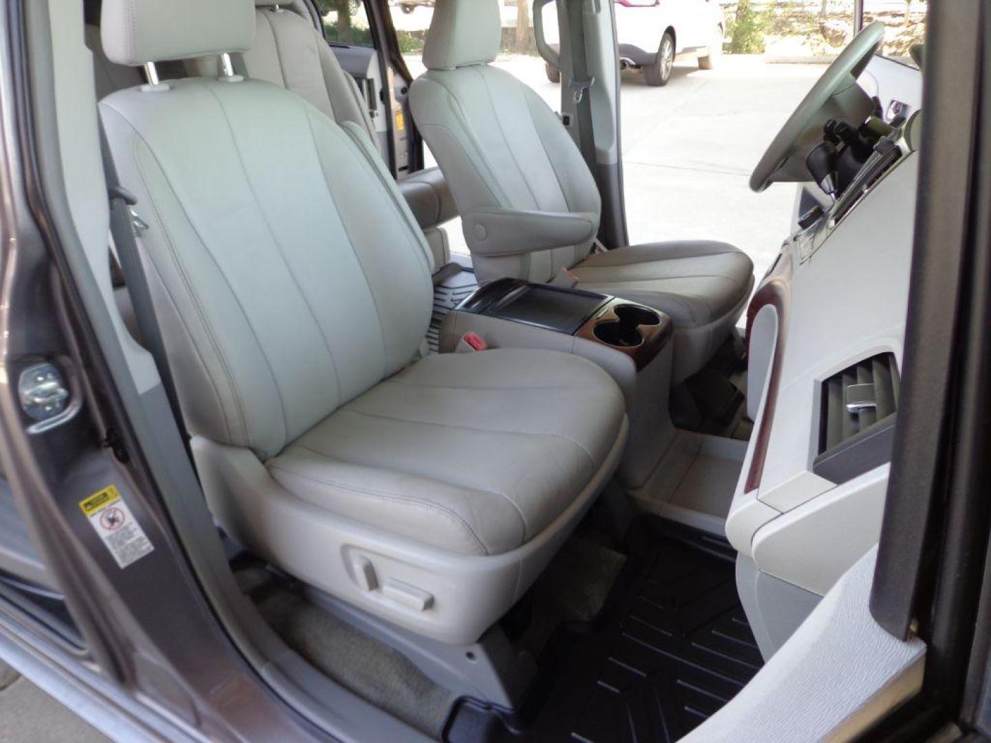 2014 GRAY TOYOTA SIENNA XLE (5TDYK3DC2ES) with an 3.5L engine, Automatic transmission, located at 6610 L St., Omaha, NE, 68117, (402) 731-7800, 41.212872, -96.014702 - THIS VEHICLE HAS A BEEN FULLY INSPECTED AND HAS A CLEAN TITLE WITH A FREE CARFAX REPORT PROVIDED! LOADED UP XLE WITH NAV, BACKUP CAM, REAR ENTERTAINMENT, NEWER TIRES AND MUCH MORE! *****We have found that most customers do the majority of their shopping online before visiting a ealership. For t - Photo#16