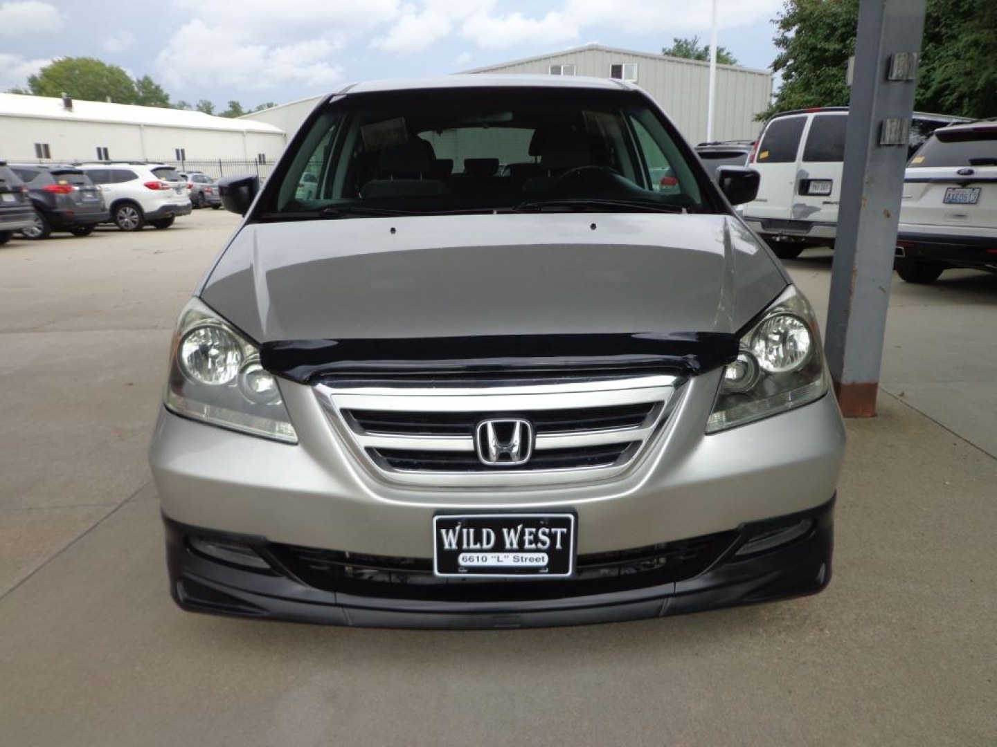 2007 SILVER HONDA ODYSSEY LX (5FNRL38257B) with an 3.5L engine, Automatic transmission, located at 6610 L St., Omaha, NE, 68117, (402) 731-7800, 41.212872, -96.014702 - THIS VEHICLE HAS A BEEN FULLY INSPECTED AND HAS A CLEAN TITLE WITH A FREE CARFAX REPORT PROVIDED! FRESH TRADE-IN. WELL CARED FOR VAN WITH A CLEAN CARFAX. *****We have found that most customers do the majority of their shopping online before visiting a ealership. For this reason we feel it nece- Photo#1