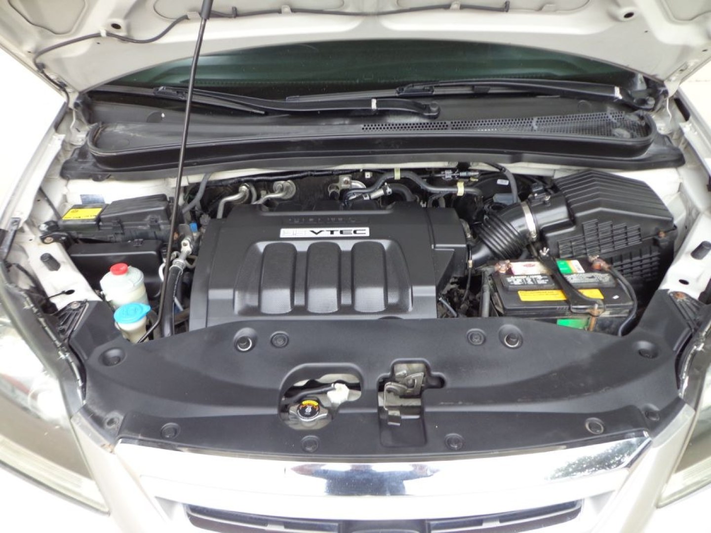 2007 SILVER HONDA ODYSSEY LX (5FNRL38257B) with an 3.5L engine, Automatic transmission, located at 6610 L St., Omaha, NE, 68117, (402) 731-7800, 41.212872, -96.014702 - THIS VEHICLE HAS A BEEN FULLY INSPECTED AND HAS A CLEAN TITLE WITH A FREE CARFAX REPORT PROVIDED! FRESH TRADE-IN. WELL CARED FOR VAN WITH A CLEAN CARFAX. *****We have found that most customers do the majority of their shopping online before visiting a ealership. For this reason we feel it nece- Photo#6