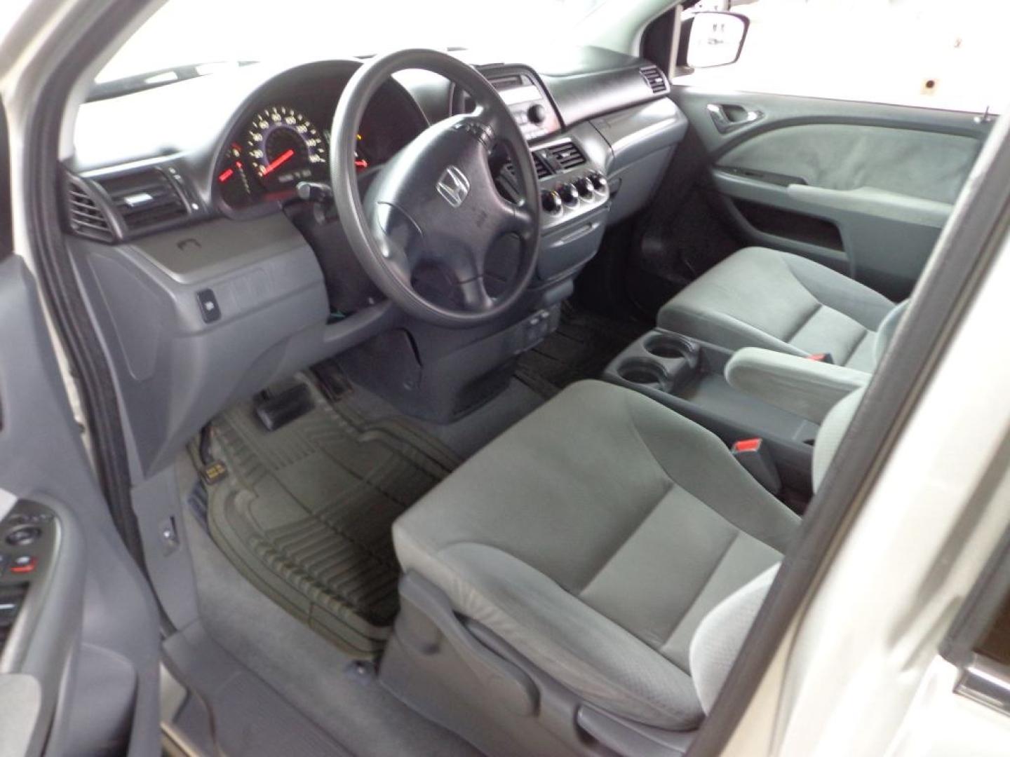 2007 SILVER HONDA ODYSSEY LX (5FNRL38257B) with an 3.5L engine, Automatic transmission, located at 6610 L St., Omaha, NE, 68117, (402) 731-7800, 41.212872, -96.014702 - THIS VEHICLE HAS A BEEN FULLY INSPECTED AND HAS A CLEAN TITLE WITH A FREE CARFAX REPORT PROVIDED! FRESH TRADE-IN. WELL CARED FOR VAN WITH A CLEAN CARFAX. *****We have found that most customers do the majority of their shopping online before visiting a ealership. For this reason we feel it nece- Photo#10