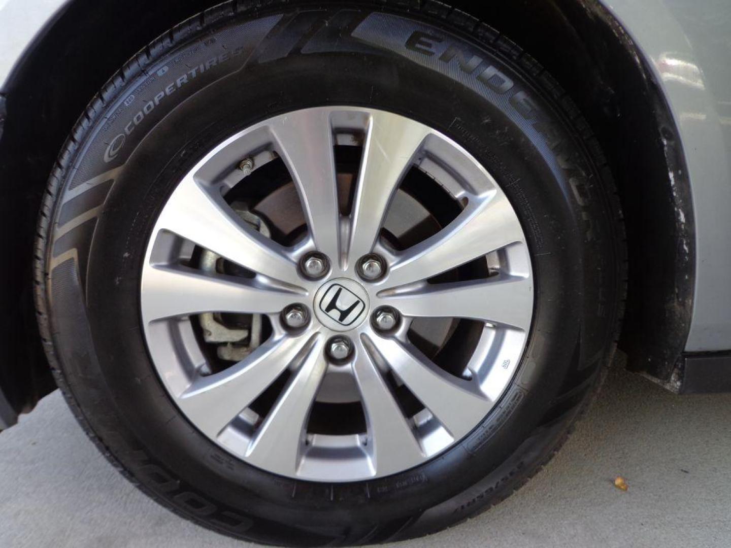 2017 SILVER HONDA ODYSSEY EXL (5FNRL5H66HB) with an 3.5L engine, Automatic transmission, located at 6610 L St., Omaha, NE, 68117, (402) 731-7800, 41.212872, -96.014702 - THIS VEHICLE HAS A BEEN FULLY INSPECTED AND HAS A CLEAN TITLE WITH A FREE CARFAX REPORT PROVIDED! 1-OWNER, CLEAN CARFAX, LOW MILEAGE AND NEWER TIRES! *****We have found that most customers do the majority of their shopping online before visiting a ealership. For this reason we feel it necessary - Photo#7