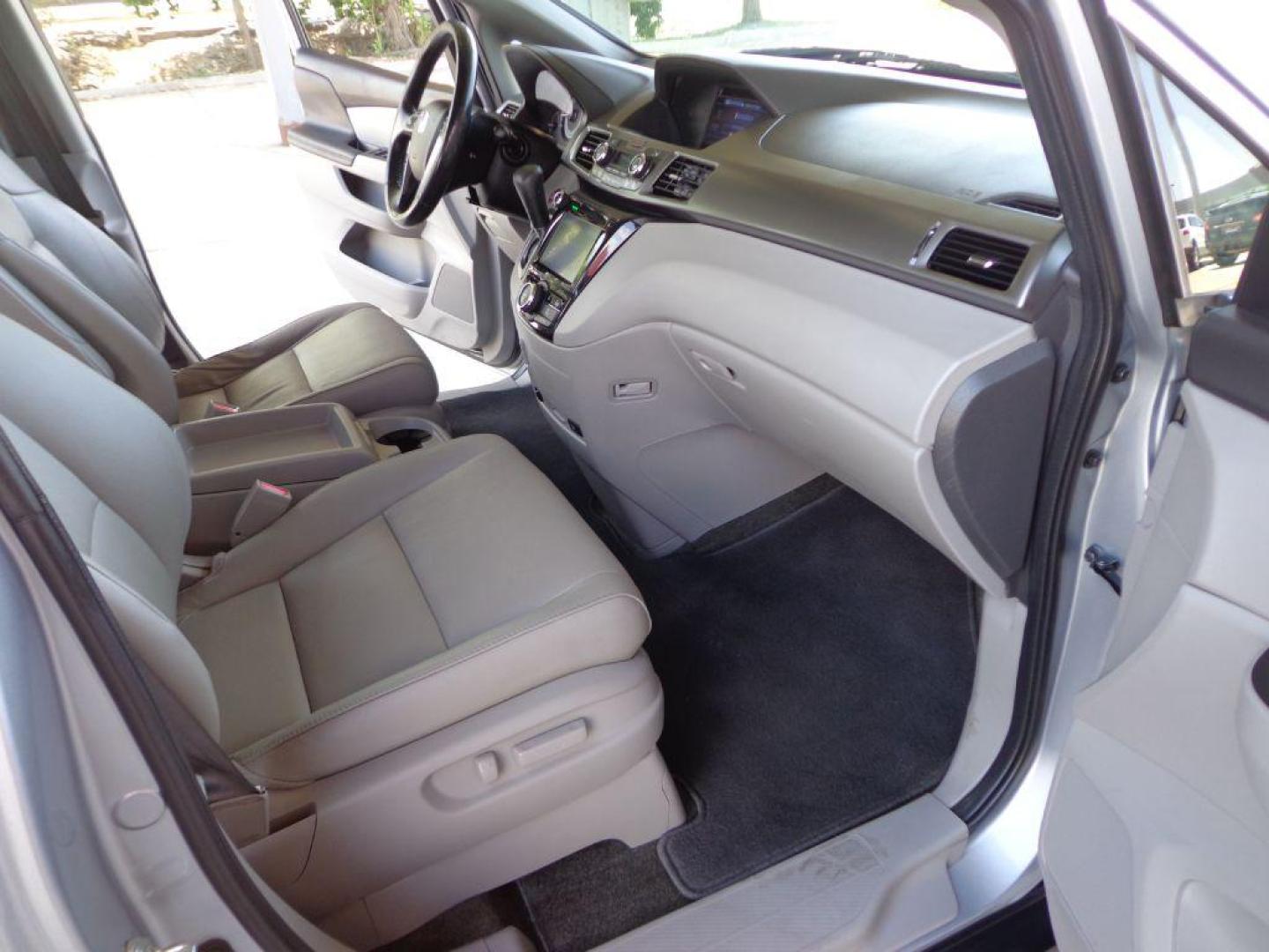 2017 SILVER HONDA ODYSSEY EXL (5FNRL5H66HB) with an 3.5L engine, Automatic transmission, located at 6610 L St., Omaha, NE, 68117, (402) 731-7800, 41.212872, -96.014702 - THIS VEHICLE HAS A BEEN FULLY INSPECTED AND HAS A CLEAN TITLE WITH A FREE CARFAX REPORT PROVIDED! 1-OWNER, CLEAN CARFAX, LOW MILEAGE AND NEWER TIRES! *****We have found that most customers do the majority of their shopping online before visiting a ealership. For this reason we feel it necessary - Photo#17