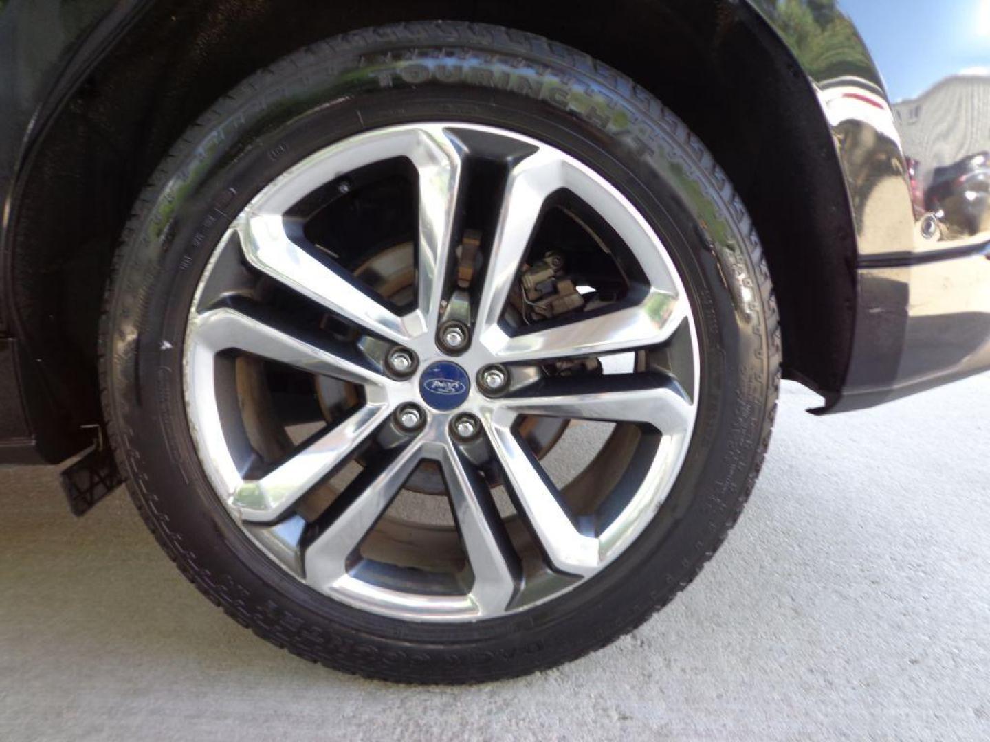 2015 BLACK FORD EDGE SPORT (2FMPK4AP1FB) with an 2.7L engine, Automatic transmission, located at 6610 L St., Omaha, NE, 68117, (402) 731-7800, 41.212872, -96.014702 - THIS VEHICLE HAS A BEEN FULLY INSPECTED AND HAS A CLEAN TITLE WITH A FREE CARFAX REPORT PROVIDED! 2-OWNER, CLEAN CARFAX, LOW MILEAGE, NAV, PANORAMIC ROOF, BLIND SPOT, HEATED/COOLED SEATS, PARK ASSIST, ADAPTIVE CRUISE, HID HEADLIGHTS AND MUCH MORE! *****We have found that most customers do the m - Photo#10