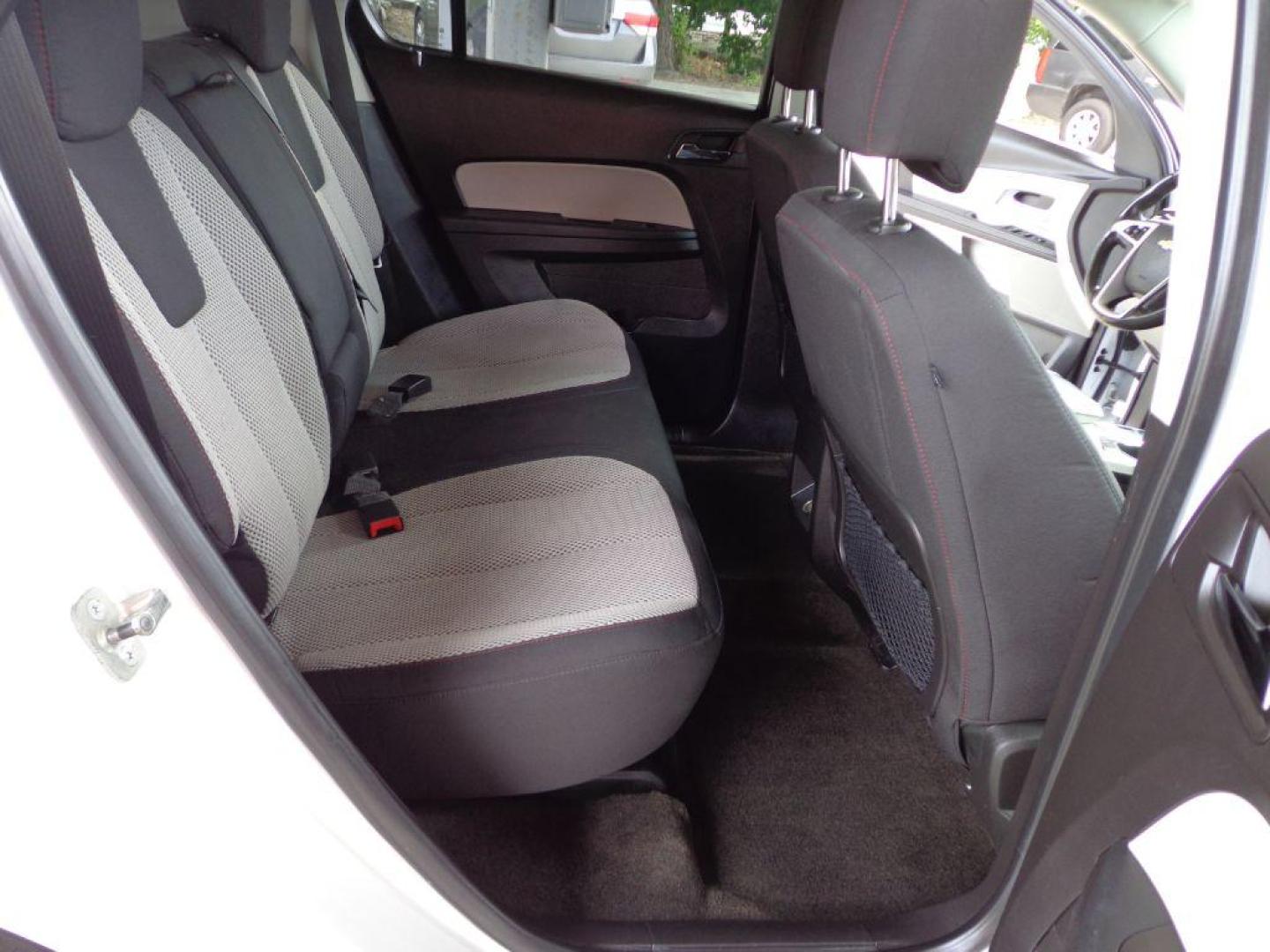 2010 WHITE CHEVROLET EQUINOX LT (2CNALDEW2A6) with an 2.4L engine, Automatic transmission, located at 6610 L St., Omaha, NE, 68117, (402) 731-7800, 41.212872, -96.014702 - THIS VEHICLE HAS A BEEN FULLY INSPECTED AND HAS A CLEAN TITLE WITH A FREE CARFAX REPORT PROVIDED! 2-OWNER TRADE-IN WITH A CLEAN CARFAX, READY TO GO! *****We have found that most customers do the majority of their shopping online before visiting a ealership. For this reason we feel it necessary - Photo#19