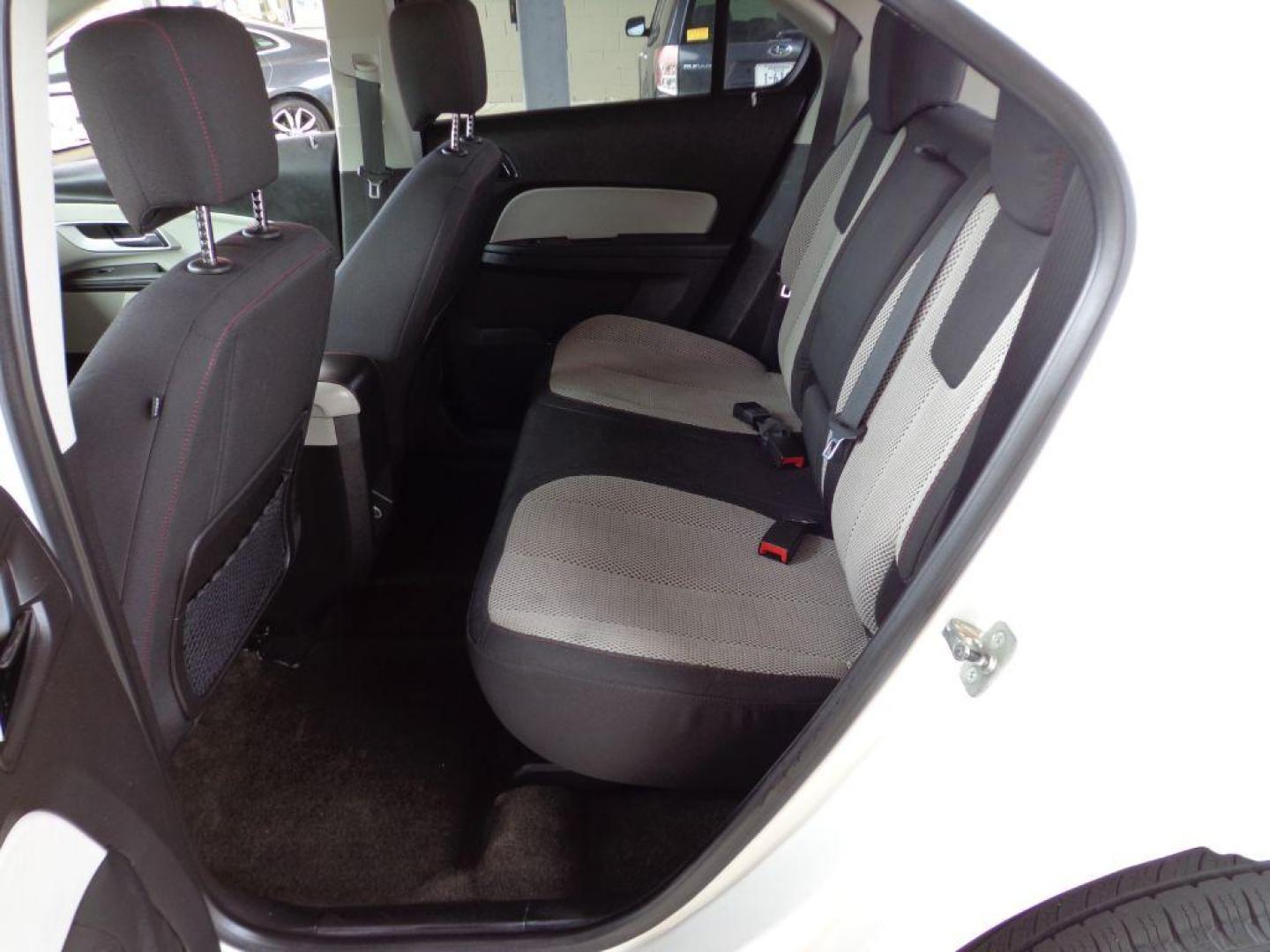 2010 WHITE CHEVROLET EQUINOX LT (2CNALDEW2A6) with an 2.4L engine, Automatic transmission, located at 6610 L St., Omaha, NE, 68117, (402) 731-7800, 41.212872, -96.014702 - THIS VEHICLE HAS A BEEN FULLY INSPECTED AND HAS A CLEAN TITLE WITH A FREE CARFAX REPORT PROVIDED! 2-OWNER TRADE-IN WITH A CLEAN CARFAX, READY TO GO! *****We have found that most customers do the majority of their shopping online before visiting a ealership. For this reason we feel it necessary - Photo#20