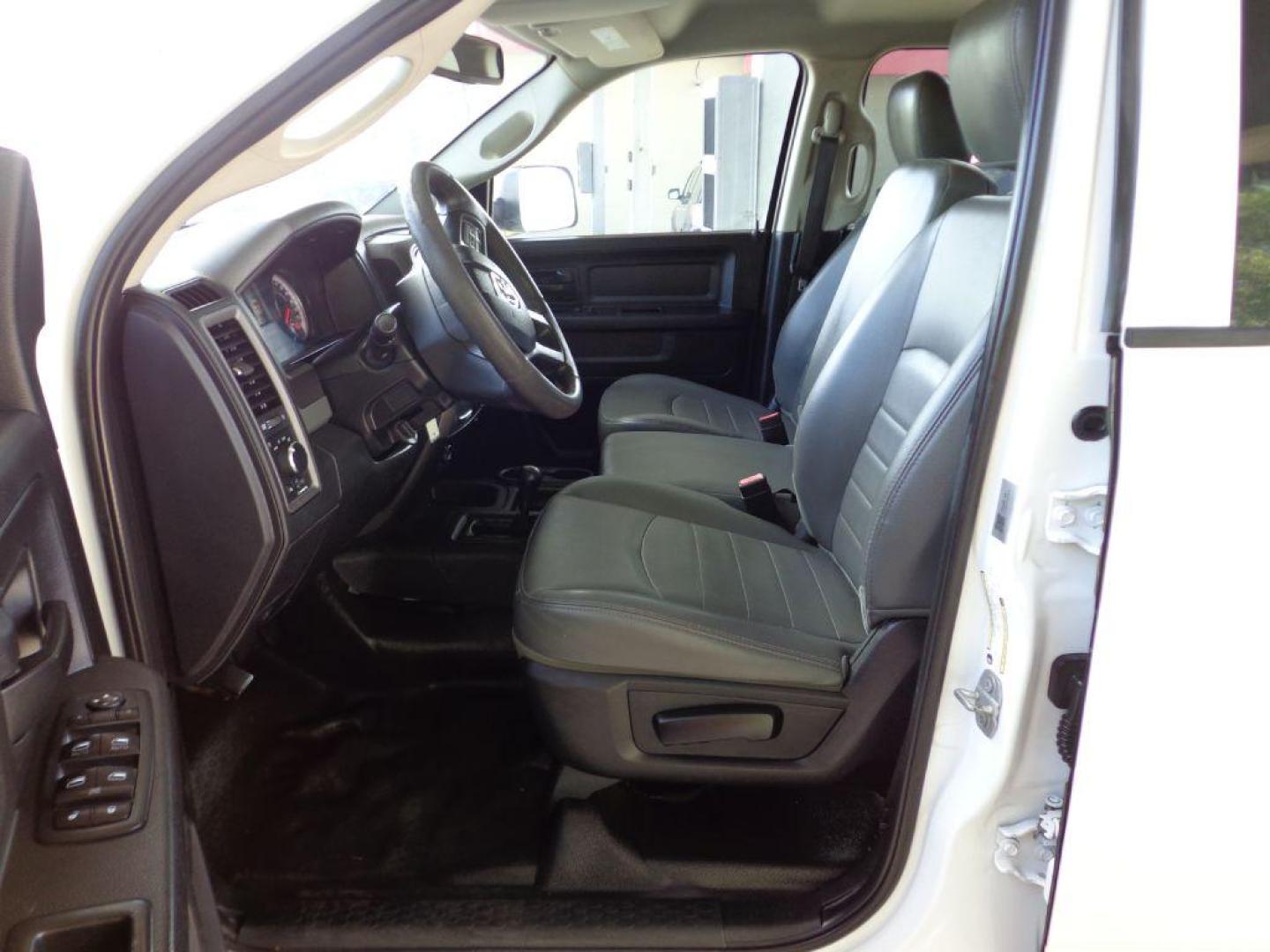 2018 WHITE RAM 2500 TRADESMAN (3C6UR5CJ9JG) with an 6.4L engine, Automatic transmission, located at 6610 L St., Omaha, NE, 68117, (402) 731-7800, 41.212872, -96.014702 - THIS VEHICLE HAS A BEEN FULLY INSPECTED AND HAS A CLEAN TITLE WITH A FREE CARFAX REPORT PROVIDED! 1-OWNER, CLEAN CARFAX, LOW MILEAGE, BACKUP CAM AND NEWER TIRES! *****We have found that most customers do the majority of their shopping online before visiting a ealership. For this reason we feel - Photo#11