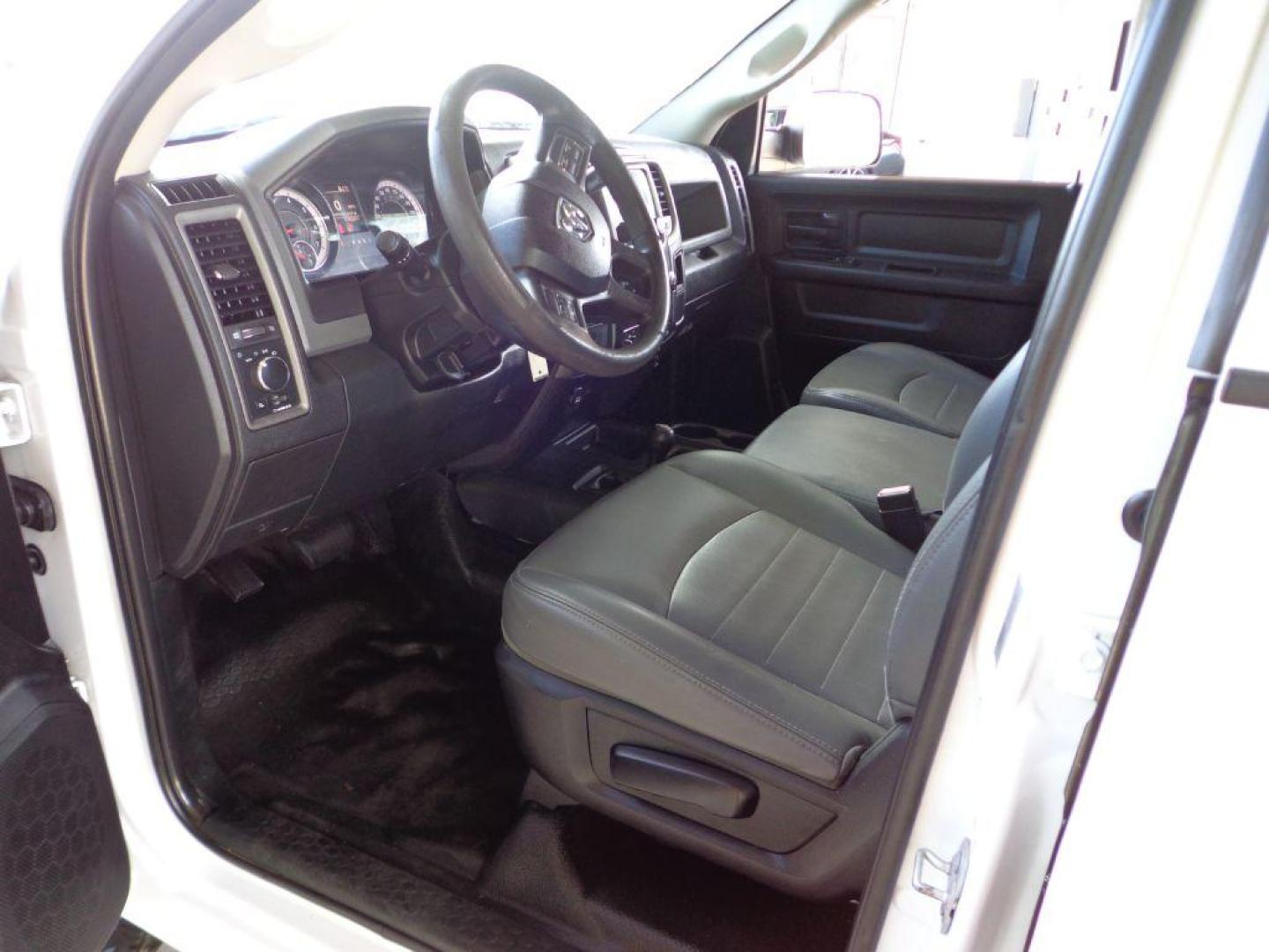 2018 WHITE RAM 2500 TRADESMAN (3C6UR5CJ9JG) with an 6.4L engine, Automatic transmission, located at 6610 L St., Omaha, NE, 68117, (402) 731-7800, 41.212872, -96.014702 - THIS VEHICLE HAS A BEEN FULLY INSPECTED AND HAS A CLEAN TITLE WITH A FREE CARFAX REPORT PROVIDED! 1-OWNER, CLEAN CARFAX, LOW MILEAGE, BACKUP CAM AND NEWER TIRES! *****We have found that most customers do the majority of their shopping online before visiting a ealership. For this reason we feel - Photo#13