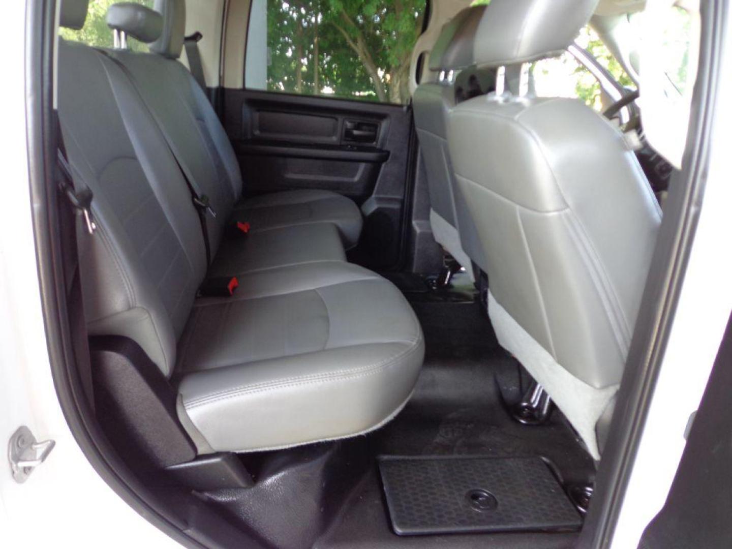2018 WHITE RAM 2500 TRADESMAN (3C6UR5CJ9JG) with an 6.4L engine, Automatic transmission, located at 6610 L St., Omaha, NE, 68117, (402) 731-7800, 41.212872, -96.014702 - THIS VEHICLE HAS A BEEN FULLY INSPECTED AND HAS A CLEAN TITLE WITH A FREE CARFAX REPORT PROVIDED! 1-OWNER, CLEAN CARFAX, LOW MILEAGE, BACKUP CAM AND NEWER TIRES! *****We have found that most customers do the majority of their shopping online before visiting a ealership. For this reason we feel - Photo#17