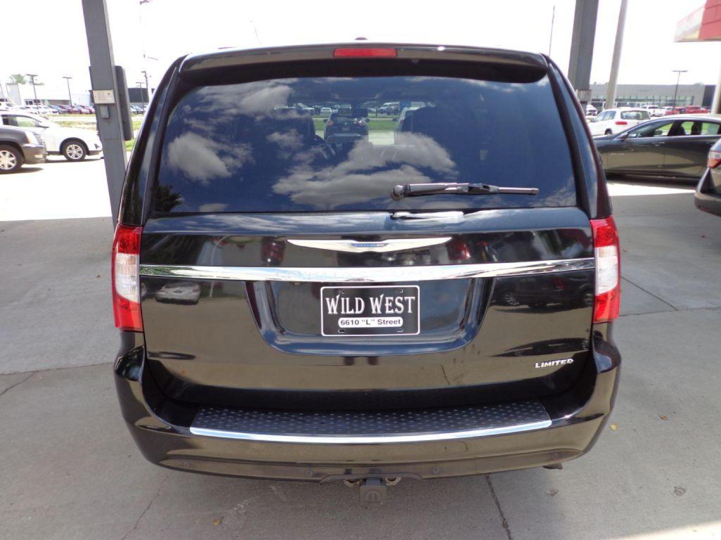 2015 BLACK CHRYSLER TOWN and COUNTRY LIMITED PLATINUM (2C4RC1GG8FR) with an 3.6L engine, Automatic transmission, located at 6610 L St., Omaha, NE, 68117, (402) 731-7800, 41.212872, -96.014702 - THIS VEHICLE HAS A BEEN FULLY INSPECTED AND HAS A CLEAN TITLE WITH A FREE CARFAX REPORT PROVIDED! 2-OWNER, CLEN CARFAX, LOW MILEAGE, LOADED WITH OPTIONS AND NEWER TIRES! *****We have found that most customers do the majority of their shopping online before visiting a ealership. For this reason - Photo#4