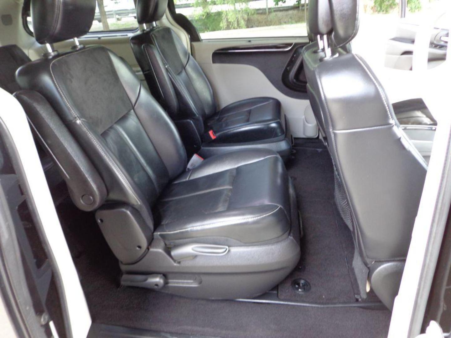 2015 BLACK CHRYSLER TOWN and COUNTRY LIMITED PLATINUM (2C4RC1GG8FR) with an 3.6L engine, Automatic transmission, located at 6610 L St., Omaha, NE, 68117, (402) 731-7800, 41.212872, -96.014702 - THIS VEHICLE HAS A BEEN FULLY INSPECTED AND HAS A CLEAN TITLE WITH A FREE CARFAX REPORT PROVIDED! 2-OWNER, CLEN CARFAX, LOW MILEAGE, LOADED WITH OPTIONS AND NEWER TIRES! *****We have found that most customers do the majority of their shopping online before visiting a ealership. For this reason - Photo#17