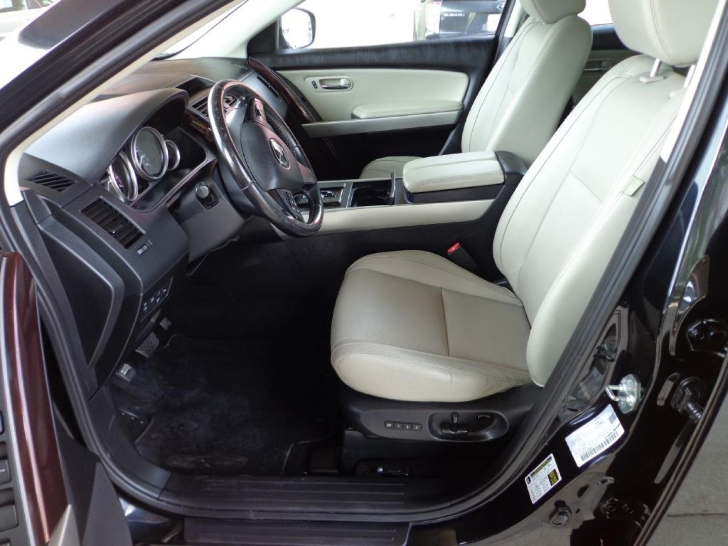 2014 BLACK MAZDA CX-9 GRAND TOURING (JM3TB3DV2E0) with an 3.7L engine, Automatic transmission, located at 6610 L St., Omaha, NE, 68117, (402) 731-7800, 41.212872, -96.014702 - THIS VEHICLE HAS A BEEN FULLY INSPECTED AND HAS A CLEAN TITLE WITH A FREE CARFAX REPORT PROVIDED! 2-OWNER, CLEAN CARFAX, LOW MILEAGE, LOADED WITH OPTIONS AND NEWER TIRES! *****We have found that most customers do the majority of their shopping online before visiting a ealership. For this reason- Photo#12