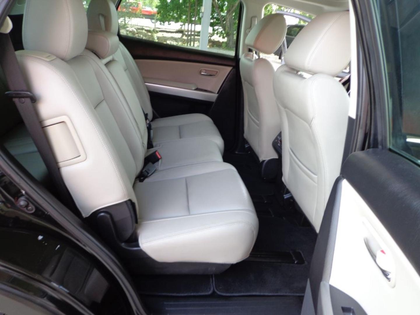 2014 BLACK MAZDA CX-9 GRAND TOURING (JM3TB3DV2E0) with an 3.7L engine, Automatic transmission, located at 6610 L St., Omaha, NE, 68117, (402) 731-7800, 41.212872, -96.014702 - THIS VEHICLE HAS A BEEN FULLY INSPECTED AND HAS A CLEAN TITLE WITH A FREE CARFAX REPORT PROVIDED! 2-OWNER, CLEAN CARFAX, LOW MILEAGE, LOADED WITH OPTIONS AND NEWER TIRES! *****We have found that most customers do the majority of their shopping online before visiting a ealership. For this reason- Photo#18