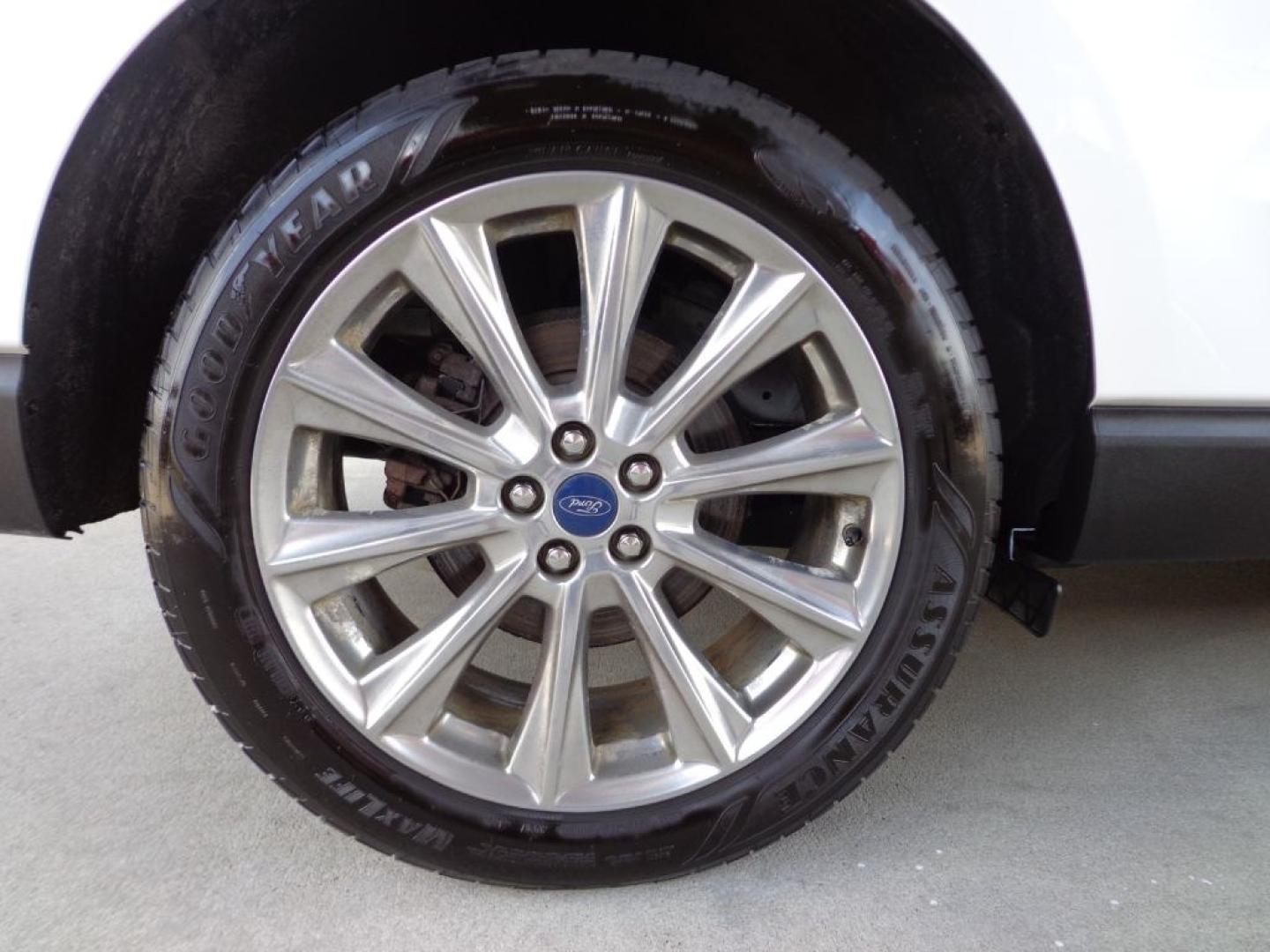 2018 WHITE FORD EDGE TITANIUM (2FMPK4K96JB) with an 2.0L engine, Automatic transmission, located at 6610 L St., Omaha, NE, 68117, (402) 731-7800, 41.212872, -96.014702 - THIS VEHICLE HAS A BEEN FULLY INSPECTED AND HAS A CLEAN TITLE WITH A FREE CARFAX REPORT PROVIDED! 2-OWNER, CLEAN CARFAX, LOW MILEAGE, PANO ROOF, NAV, NEWER TIRES AND MUCH MORE! *****We have found that most customers do the majority of their shopping online before visiting a ealership. For this- Photo#9