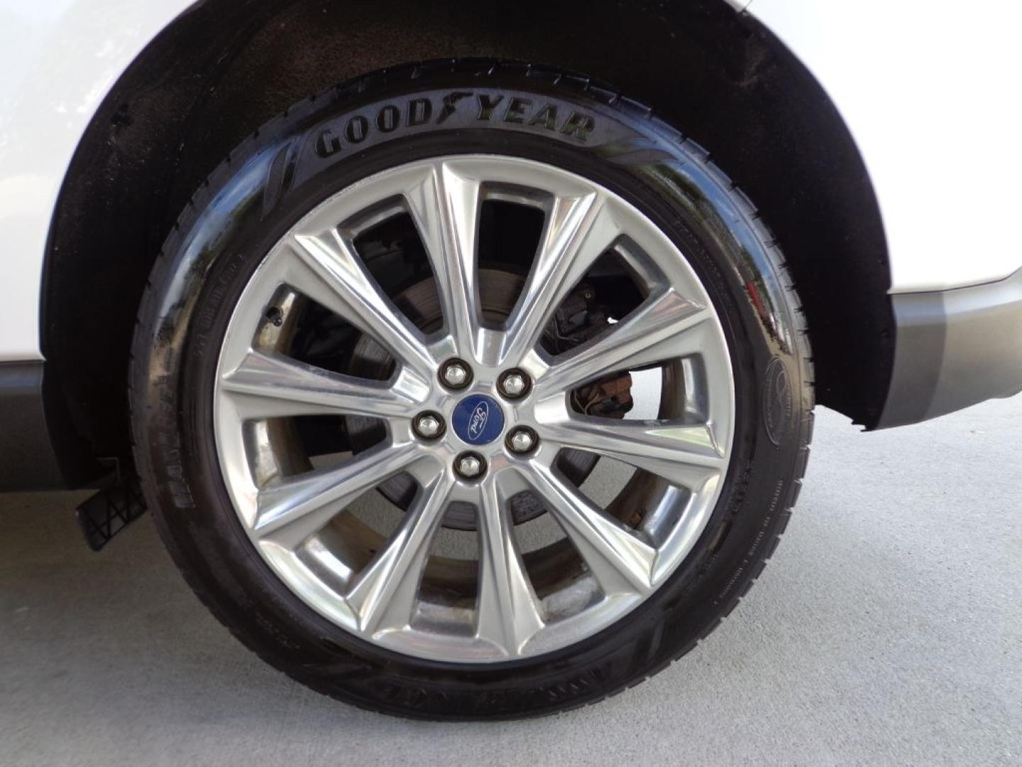 2018 WHITE FORD EDGE TITANIUM (2FMPK4K96JB) with an 2.0L engine, Automatic transmission, located at 6610 L St., Omaha, NE, 68117, (402) 731-7800, 41.212872, -96.014702 - THIS VEHICLE HAS A BEEN FULLY INSPECTED AND HAS A CLEAN TITLE WITH A FREE CARFAX REPORT PROVIDED! 2-OWNER, CLEAN CARFAX, LOW MILEAGE, PANO ROOF, NAV, NEWER TIRES AND MUCH MORE! *****We have found that most customers do the majority of their shopping online before visiting a ealership. For this- Photo#10