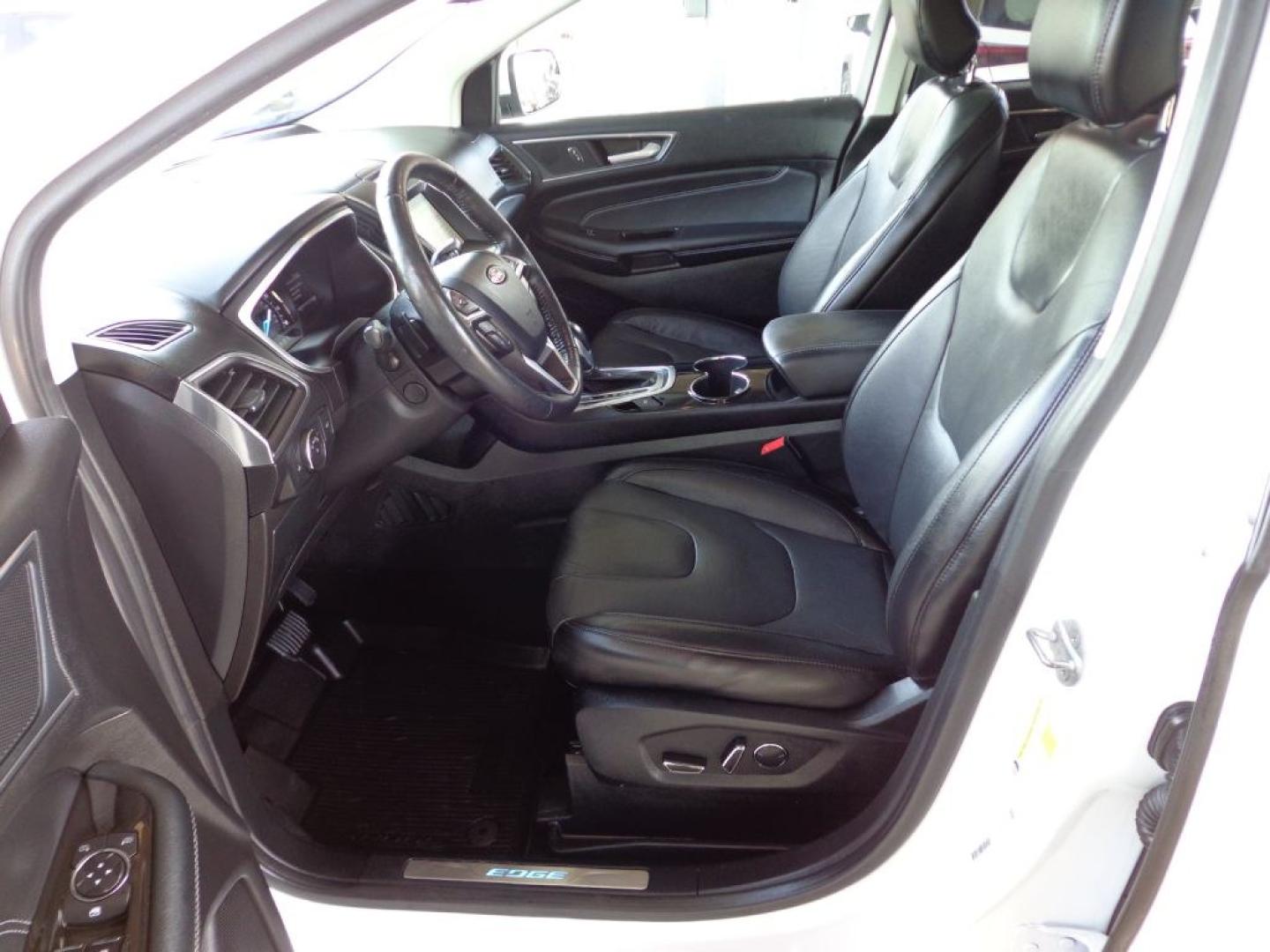 2018 WHITE FORD EDGE TITANIUM (2FMPK4K96JB) with an 2.0L engine, Automatic transmission, located at 6610 L St., Omaha, NE, 68117, (402) 731-7800, 41.212872, -96.014702 - THIS VEHICLE HAS A BEEN FULLY INSPECTED AND HAS A CLEAN TITLE WITH A FREE CARFAX REPORT PROVIDED! 2-OWNER, CLEAN CARFAX, LOW MILEAGE, PANO ROOF, NAV, NEWER TIRES AND MUCH MORE! *****We have found that most customers do the majority of their shopping online before visiting a ealership. For this- Photo#12