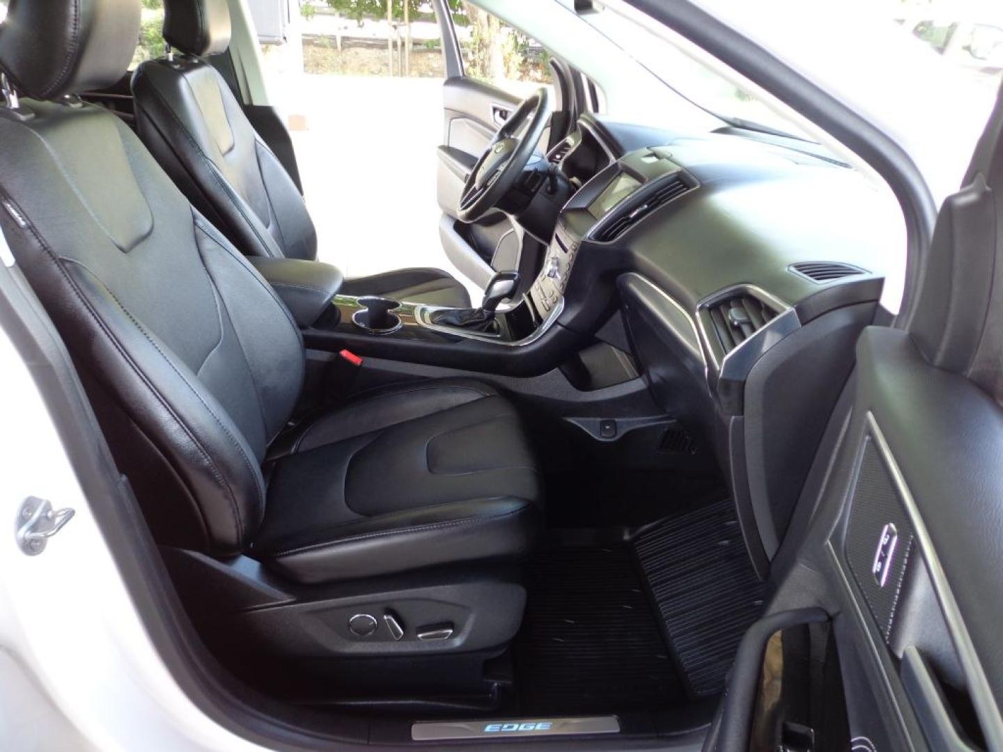 2018 WHITE FORD EDGE TITANIUM (2FMPK4K96JB) with an 2.0L engine, Automatic transmission, located at 6610 L St., Omaha, NE, 68117, (402) 731-7800, 41.212872, -96.014702 - THIS VEHICLE HAS A BEEN FULLY INSPECTED AND HAS A CLEAN TITLE WITH A FREE CARFAX REPORT PROVIDED! 2-OWNER, CLEAN CARFAX, LOW MILEAGE, PANO ROOF, NAV, NEWER TIRES AND MUCH MORE! *****We have found that most customers do the majority of their shopping online before visiting a ealership. For this- Photo#15