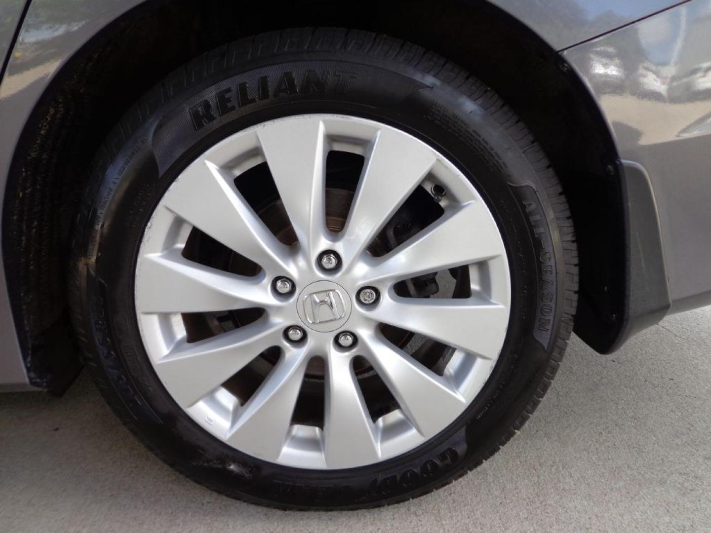 2014 GRAY HONDA ACCORD EXL (1HGCR3F84EA) with an 3.5L engine, Continuously Variable transmission, located at 6610 L St., Omaha, NE, 68117, (402) 731-7800, 41.212872, -96.014702 - THIS VEHICLE HAS A BEEN FULLY INSPECTED AND HAS A CLEAN TITLE WITH A FREE CARFAX REPORT PROVIDED. CLEAN CARFAX, LOW MILEAGE, WITH NEWER TIRES! *****We have found that most customers do the majority of their shopping online before visiting a ealership. For this reason we feel it necessary to hav- Photo#10
