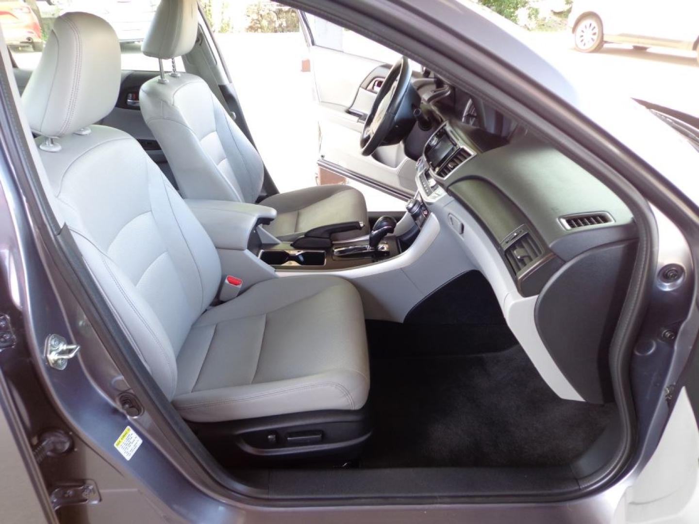2014 GRAY HONDA ACCORD EXL (1HGCR3F84EA) with an 3.5L engine, Continuously Variable transmission, located at 6610 L St., Omaha, NE, 68117, (402) 731-7800, 41.212872, -96.014702 - THIS VEHICLE HAS A BEEN FULLY INSPECTED AND HAS A CLEAN TITLE WITH A FREE CARFAX REPORT PROVIDED. CLEAN CARFAX, LOW MILEAGE, WITH NEWER TIRES! *****We have found that most customers do the majority of their shopping online before visiting a ealership. For this reason we feel it necessary to hav- Photo#15