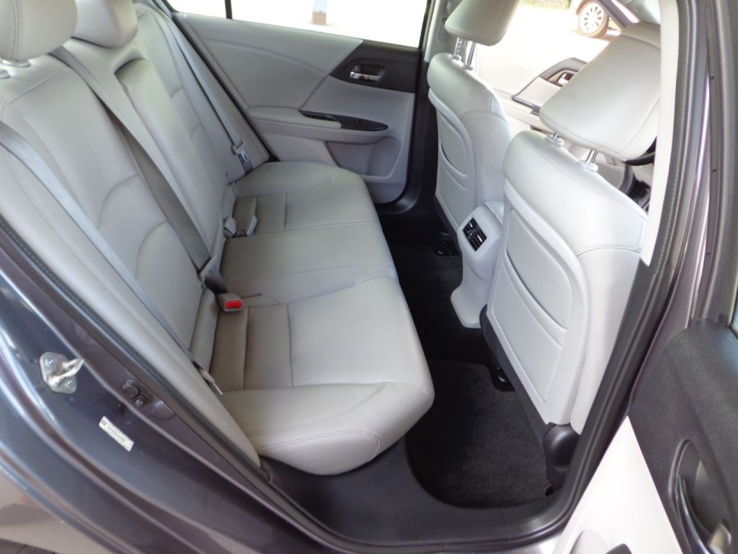 2014 GRAY HONDA ACCORD EXL (1HGCR3F84EA) with an 3.5L engine, Continuously Variable transmission, located at 6610 L St., Omaha, NE, 68117, (402) 731-7800, 41.212872, -96.014702 - THIS VEHICLE HAS A BEEN FULLY INSPECTED AND HAS A CLEAN TITLE WITH A FREE CARFAX REPORT PROVIDED. CLEAN CARFAX, LOW MILEAGE, WITH NEWER TIRES! *****We have found that most customers do the majority of their shopping online before visiting a ealership. For this reason we feel it necessary to hav- Photo#18