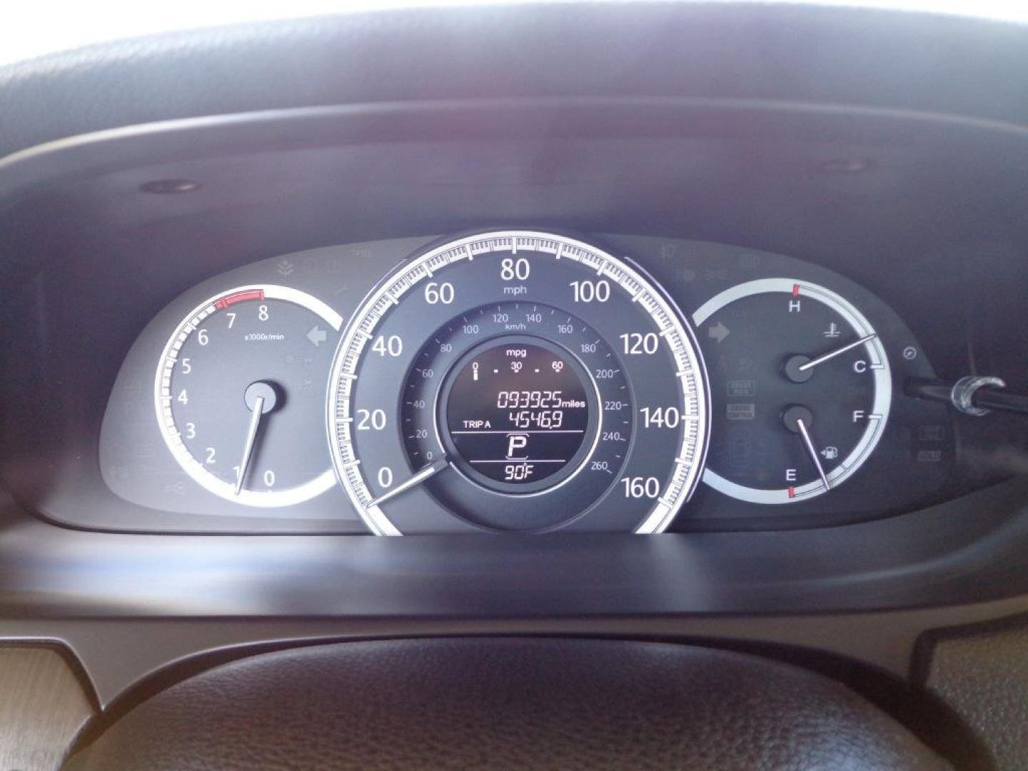 2014 GRAY HONDA ACCORD EXL (1HGCR3F84EA) with an 3.5L engine, Continuously Variable transmission, located at 6610 L St., Omaha, NE, 68117, (402) 731-7800, 41.212872, -96.014702 - THIS VEHICLE HAS A BEEN FULLY INSPECTED AND HAS A CLEAN TITLE WITH A FREE CARFAX REPORT PROVIDED. CLEAN CARFAX, LOW MILEAGE, WITH NEWER TIRES! *****We have found that most customers do the majority of their shopping online before visiting a ealership. For this reason we feel it necessary to hav- Photo#24